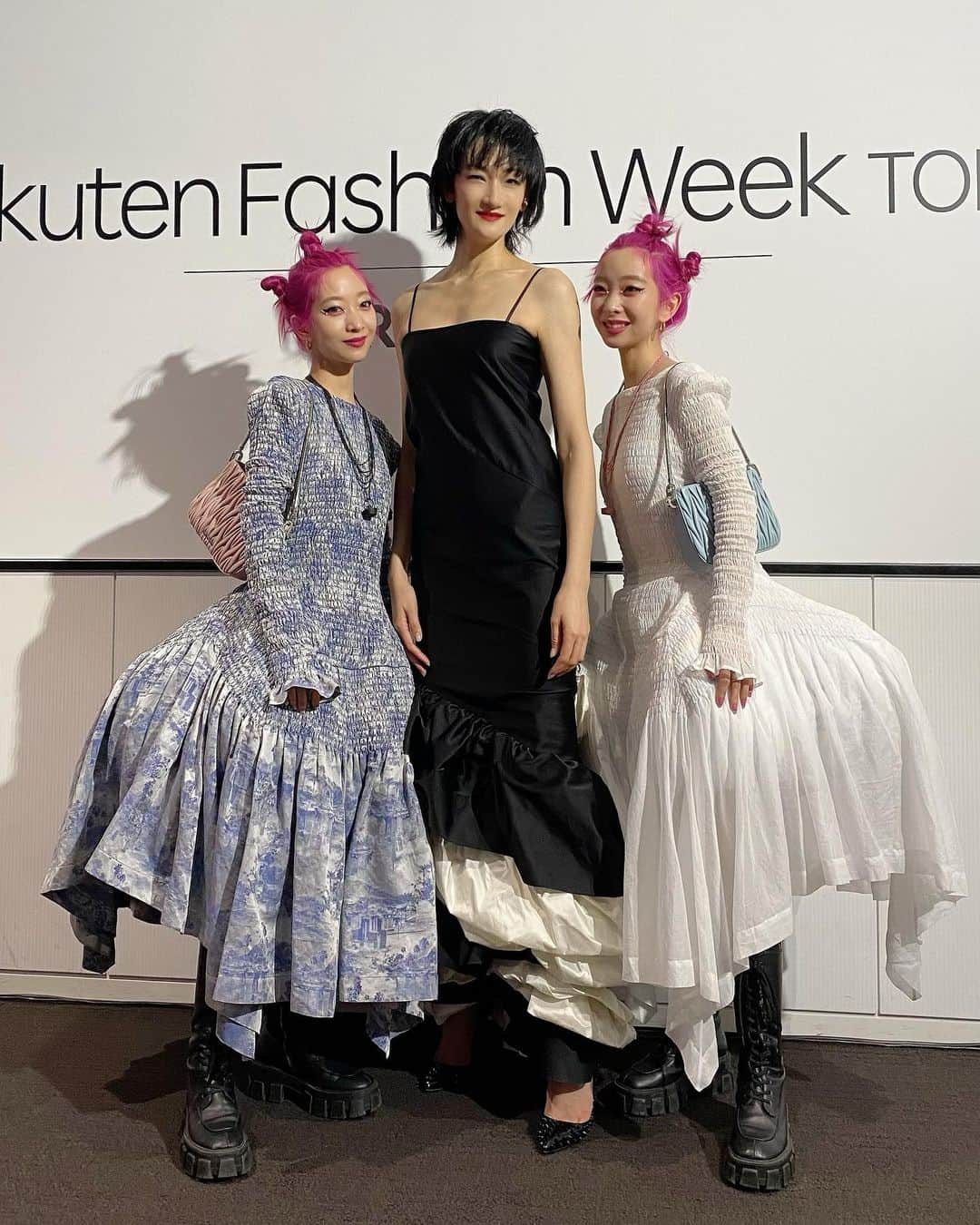 冨永愛さんのインスタグラム写真 - (冨永愛Instagram)「﻿ ﻿ Rakuten Fashion Week Tokyo ﻿ 始まりました❤︎﻿ ﻿ @beautifulpeople_officialsite のコレクション﻿ 素敵でした！﻿ 今日は @amixxamiaya & @ayaxxamiaya ちゃんとも再会できて嬉しかったな﻿ ﻿ @rakutenfwt﻿ #rakutenfashionweektokyo﻿ ﻿」3月15日 20時47分 - ai_tominaga_official