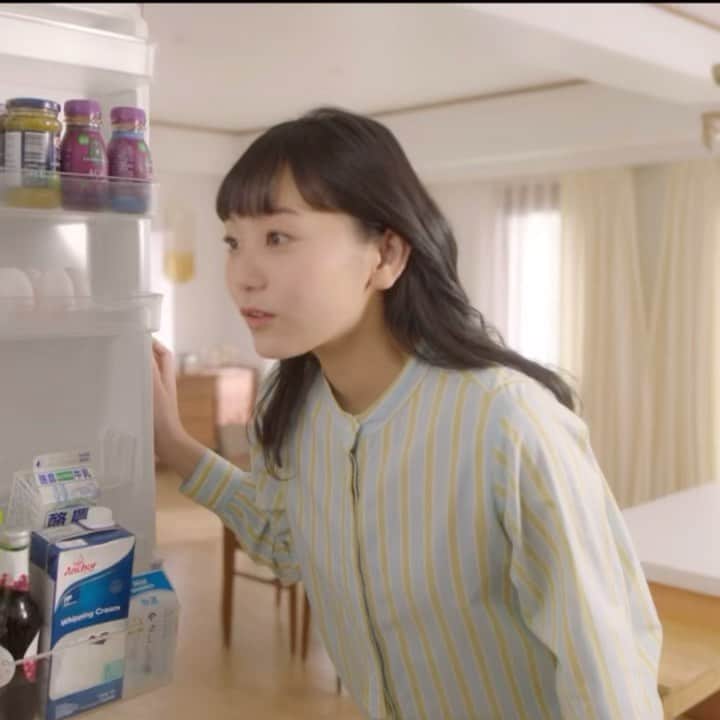 工藤綾乃のインスタグラム：「お知らせ なんと！ 味の素　レンチンクックの広告に出演してます！！🥰  公式サイトも見てね  https://www.ajinomoto.co.jp/renchincook/ @ajinomoto.co.jp   #味の素#レンチンクック #工藤綾乃」