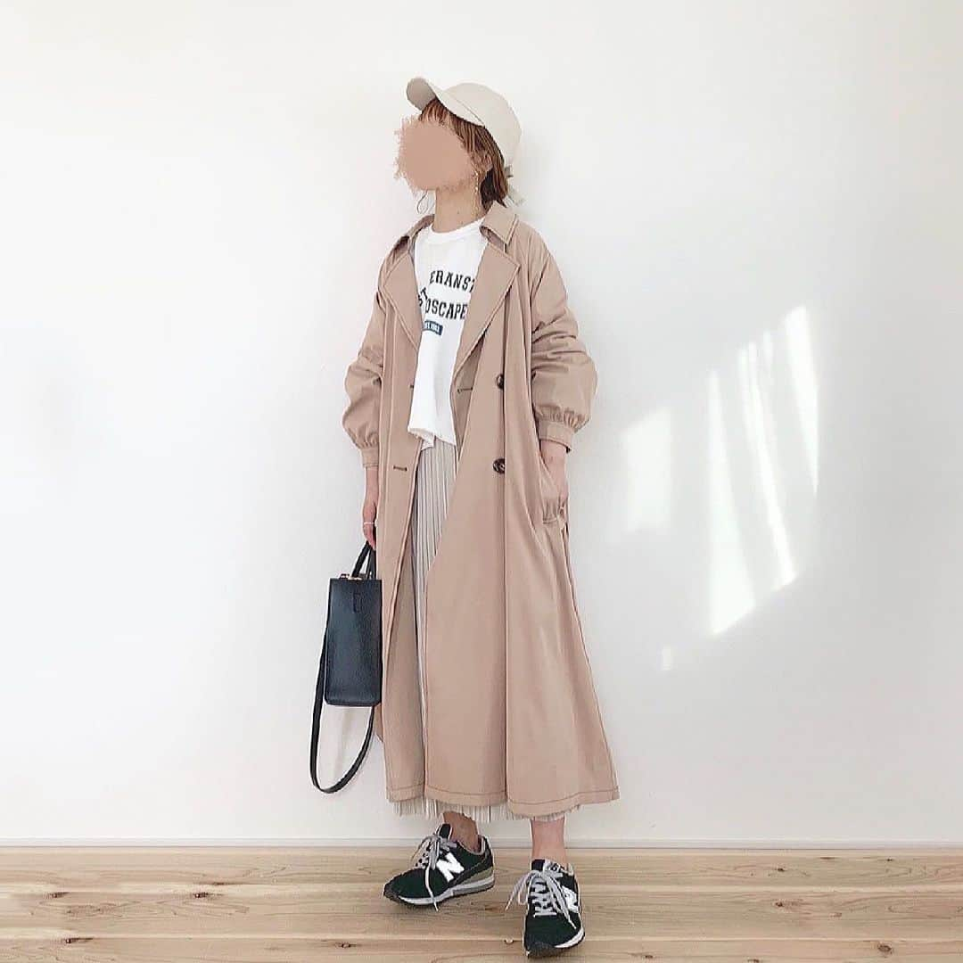 chocoさんのインスタグラム写真 - (chocoInstagram)「** ㅤㅤㅤㅤㅤㅤㅤㅤㅤㅤㅤㅤㅤ #ootd ㅤㅤㅤㅤㅤㅤㅤㅤㅤㅤㅤㅤㅤ お気に入りトレンチコーデ🌸 ㅤㅤㅤㅤㅤㅤㅤㅤㅤㅤㅤㅤㅤ ボトムはこの前購入品で紹介した GUの #ランダムプリーツナロースカート ♡ キャップもGU🧢💕 ショート丈のスウェットと合わせました🥰 ㅤㅤㅤㅤㅤㅤㅤㅤㅤㅤㅤㅤㅤ outer ☞ #chocomee skirt&cap ☞ #gu #gu_for_all  sweat ☞ #chocomee(23日発売) bag ☞ #urbanresearch  ㅤㅤㅤㅤㅤㅤㅤㅤㅤㅤㅤㅤㅤ なんかこの日インスタの編集がおかしくて 画質がぽつぽつして見にくかったらすみません🙇‍♀️🙇‍♀️ ㅤㅤㅤㅤㅤㅤㅤㅤㅤㅤㅤㅤㅤ ㅤㅤㅤㅤㅤㅤㅤㅤㅤㅤㅤㅤㅤ #低身長コーデ#トレンチコーデ#トレンチコート#キャップコーデ#ベージュコーデ#guコーデ#淡色女子#choco_de ㅤㅤㅤㅤㅤㅤㅤㅤㅤㅤㅤㅤㅤ ㅤㅤㅤㅤㅤㅤㅤㅤㅤㅤㅤㅤㅤ」3月15日 20時52分 - choco__24_