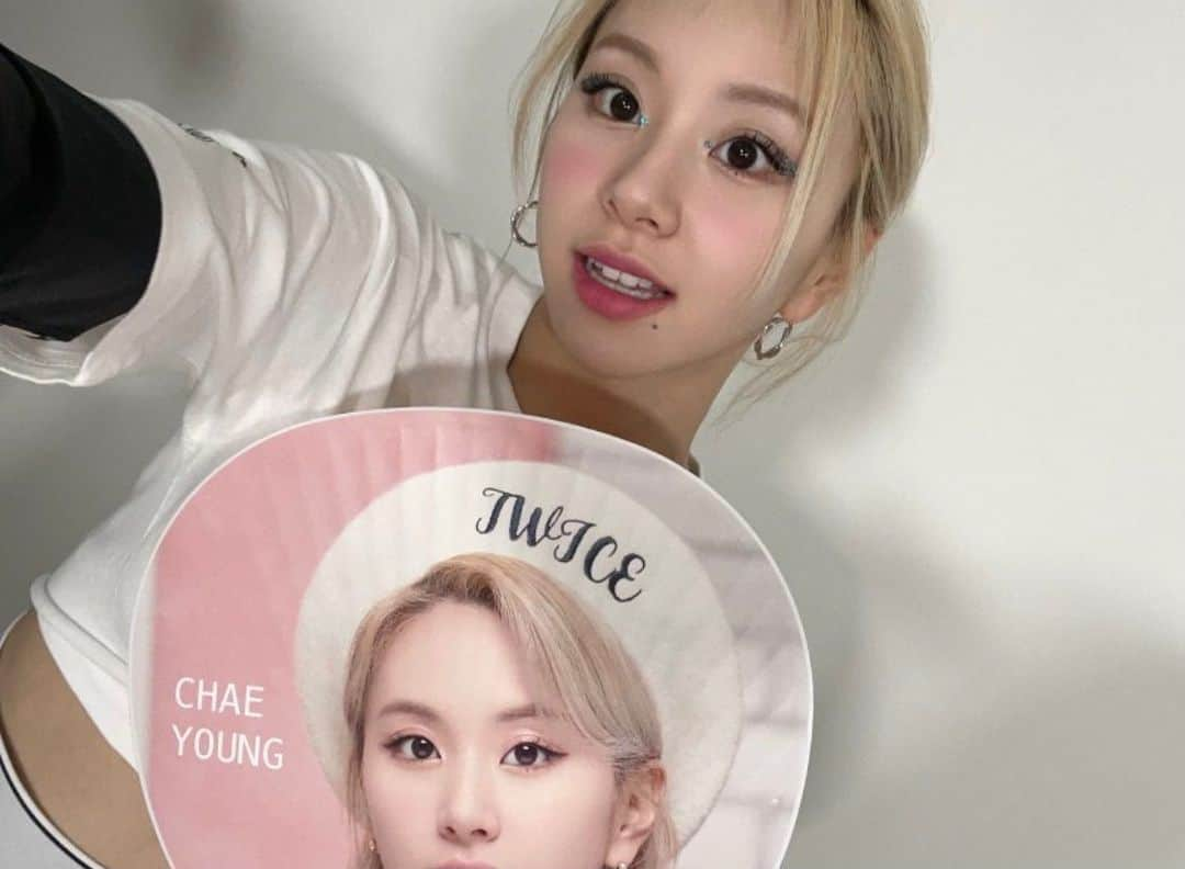 チェヨンさんのインスタグラム写真 - (チェヨンInstagram)「chaeng for twice in wonderland #chaeyoung #채영 #twice #트와이스 #prettyrapstarchaeyoung」3月15日 20時56分 - twicechaeyoung