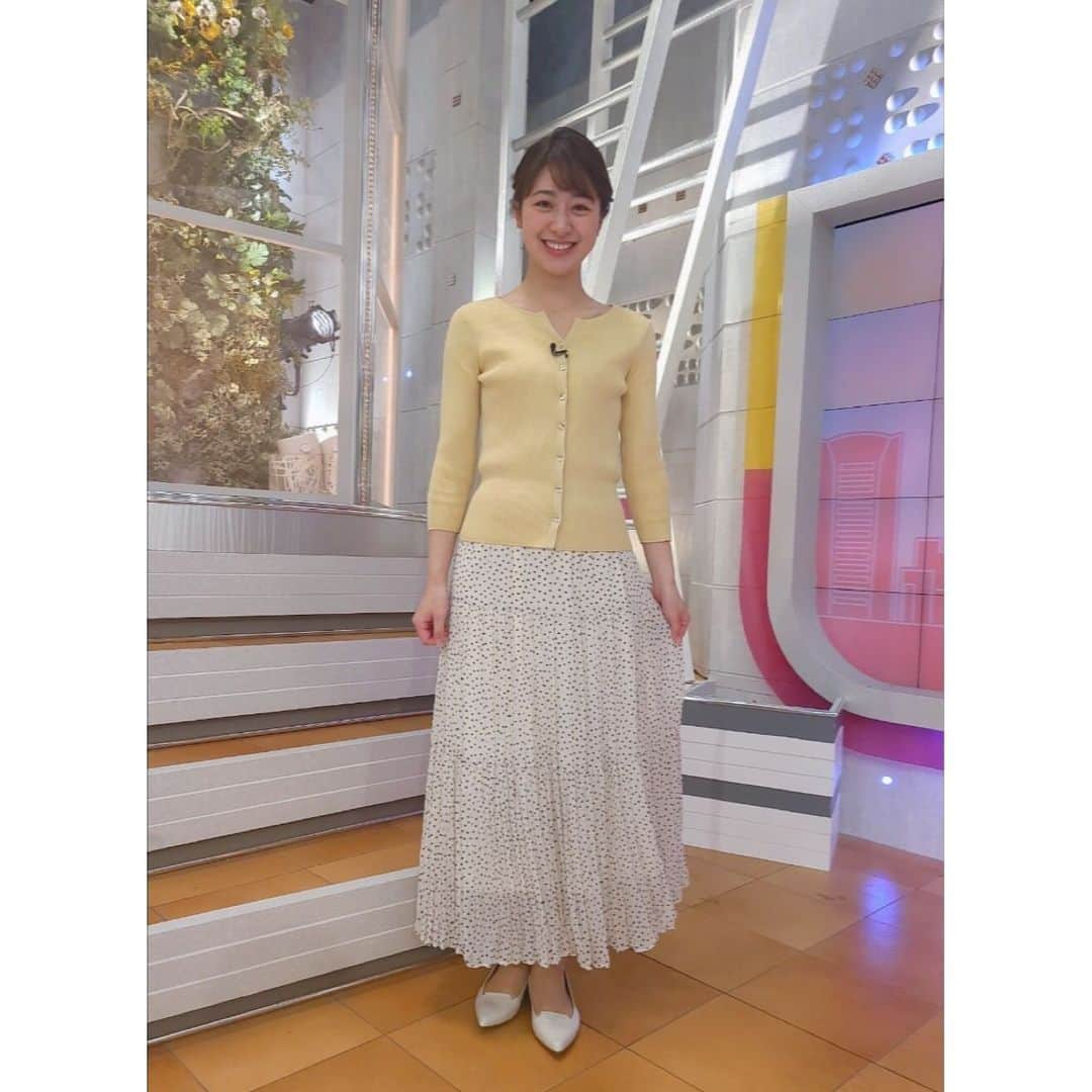 林美沙希さんのインスタグラム写真 - (林美沙希Instagram)「. またまた エビヘアーでした！ 後ろはとっても複雑に。 いつも素敵な髪型にして頂いて 本当に感謝です☺︎  #jチャン #林美沙希 #衣装 #ropepicnic  #rope  #diana  #ete #🍤」3月15日 21時24分 - misaki0hayashi