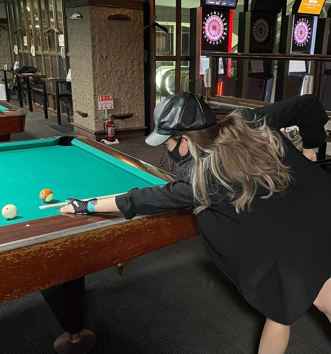 原野愛弓（あいみぃ）のインスタグラム：「Hobby💫🎱. ビリヤードは立派な趣味の一つ🐬.」