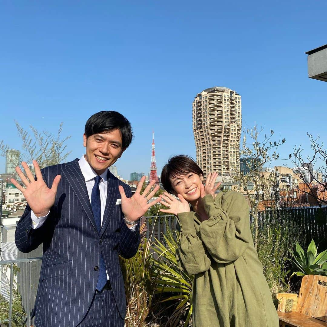 青木源太さんのインスタグラム写真 - (青木源太Instagram)「PON!時代にお世話になった辺見えみりさんとお仕事ご一緒しました。お会いするのは本当に久しぶりだったので、マシンガントークが止まらず。またみんなでワイワイ集まれる日が早く来ると良いなぁ。 #辺見えみり#PONポーズ#何としても東京タワーを入れる構図に」3月15日 22時30分 - aoki.genta