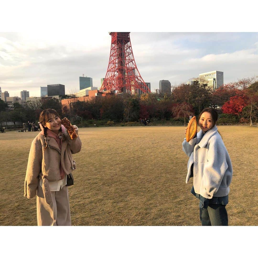 木南晴夏さんのインスタグラム写真 - (木南晴夏Instagram)「明日も　#パン旅。ありますよー🍞  鈴木奈々さんと芝公園のパン屋さんを巡って 東京タワーのふもとでピクニックしてきました。  今回はBS4Kにて放送されます。 よる7時からです🗼」3月15日 22時43分 - kinamitopan