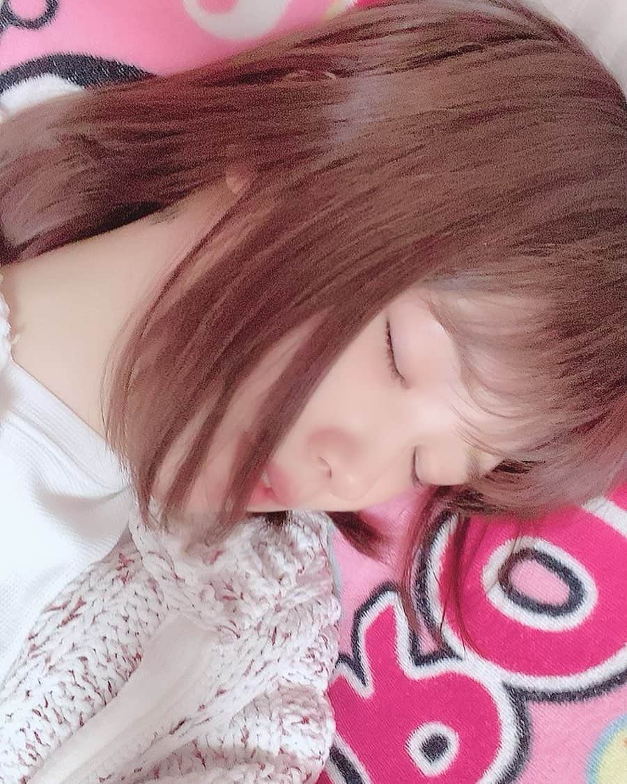 涼宮琴音のインスタグラム：「おやぷみっ🤲🌸」