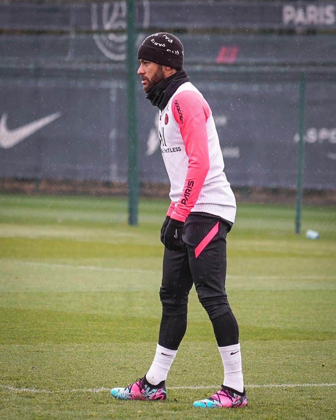 品質は非常に良い ネイマール 記憶では恐らく13年くらいのシーズン物かと存じます ウェア Meganmanusphotography Com