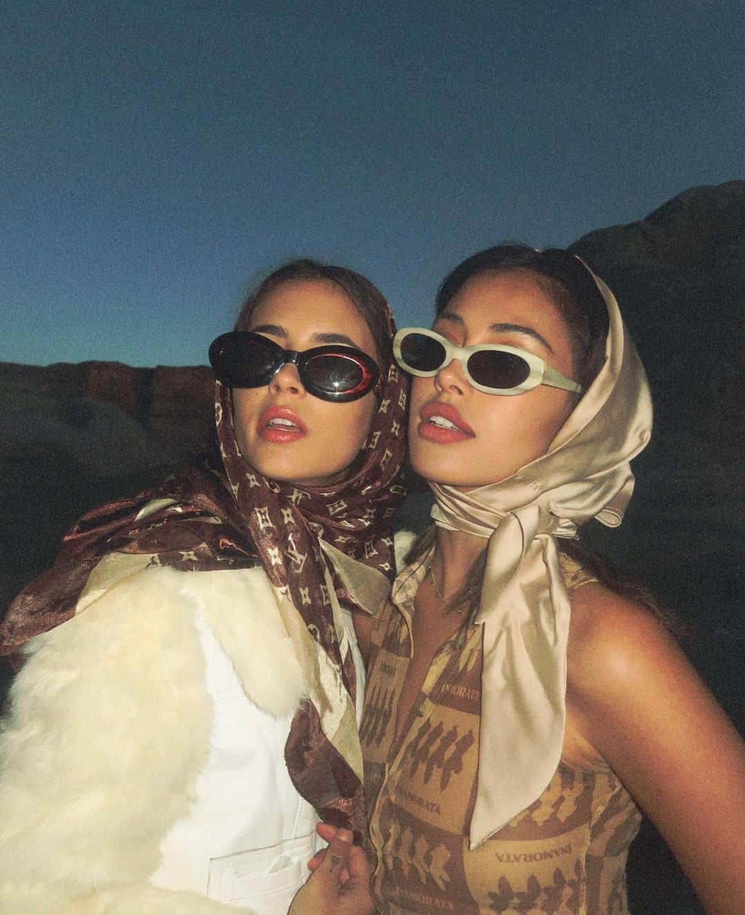 シンディ・キンバリーのインスタグラム：「thelma & louise except no cliff」