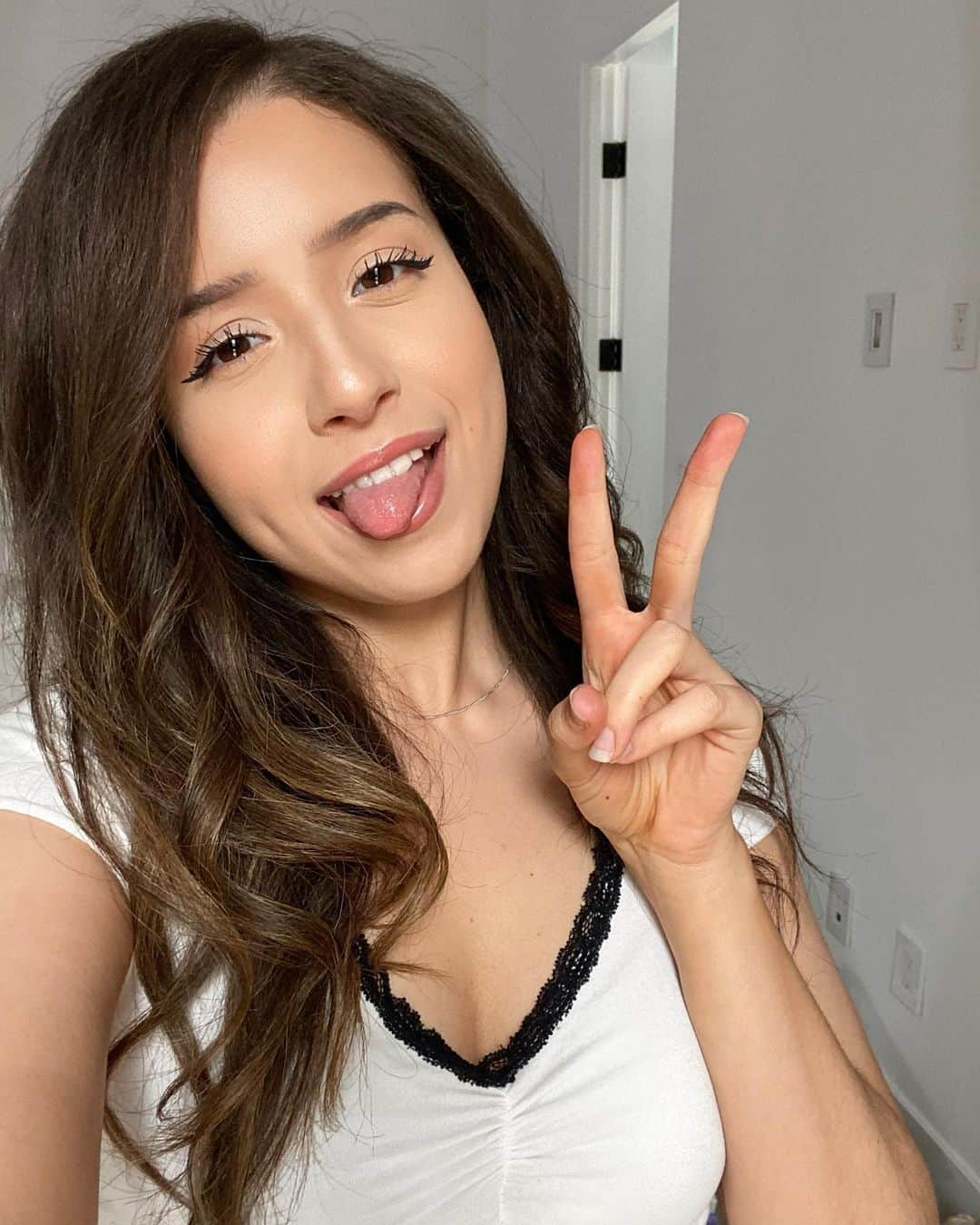 Pokimaneのインスタグラム：「never b4 seen」