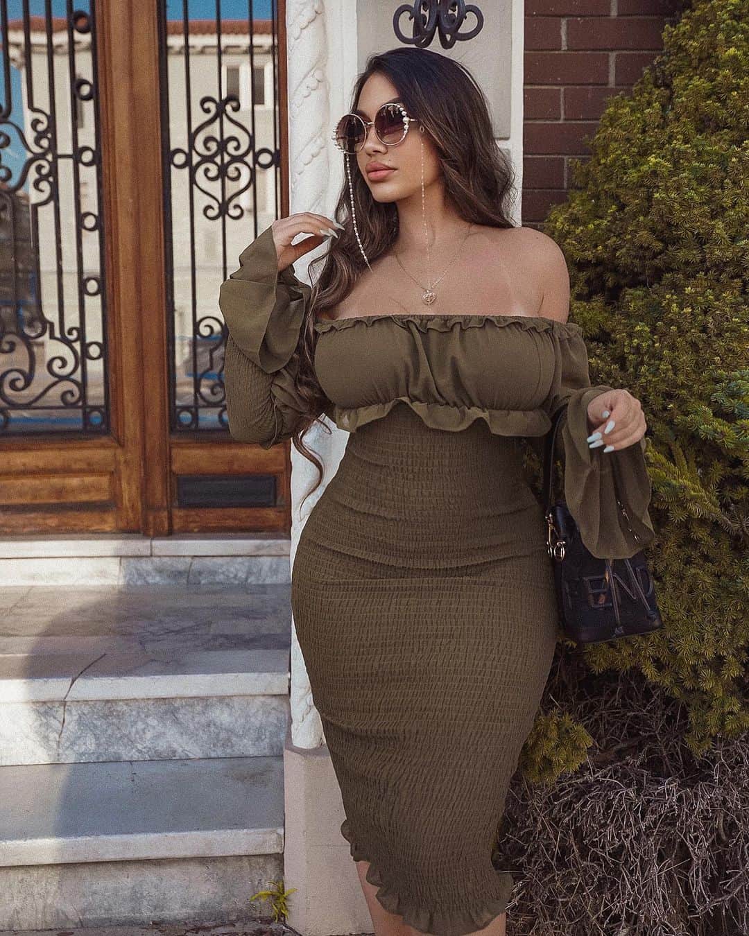 Aylen Aのインスタグラム：「@fashionnova .. It’s starting to feel like spring 🌸 fashionnovapartner」