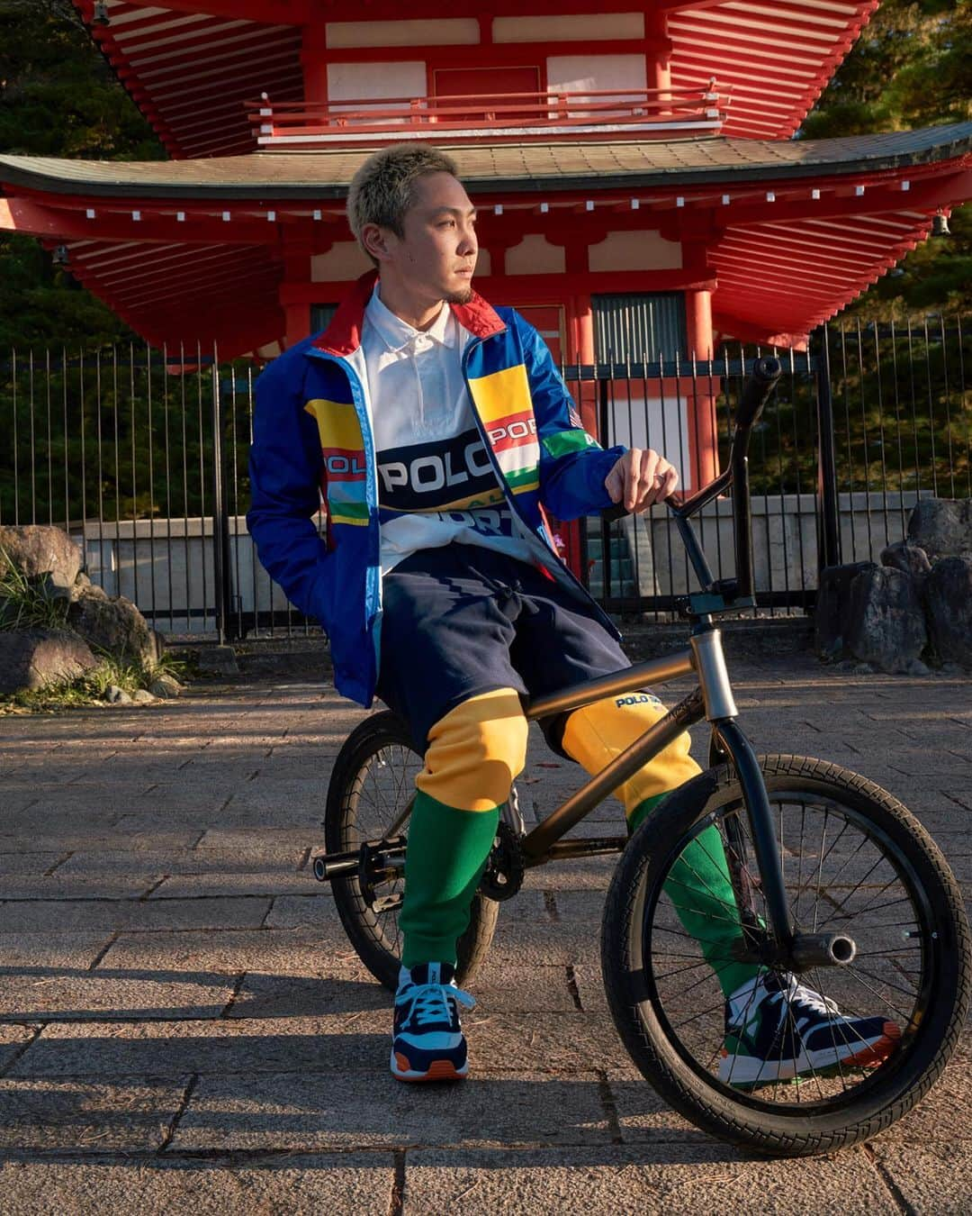 Polo Ralph Laurenさんのインスタグラム写真 - (Polo Ralph LaurenInstagram)「Professional BMX rider @_m_a_r_c_o appears in our Polo Sport Ripstop Jacket, Polo Sport Fleece Jogger Pant, and Classic Fit Polo Sport Rugby Shirt featuring bold color-blocking details — a nod to ‘90s #PoloSport ethos.  Speaking to us about his personal style, Marco says, "I like wearing baggy clothes — oversized, unrestrained, and comfortable. I feel that dressing comfortably helps keep my imagination unrestricted and flexible."  Explore more about Marco and the full collection via the link in bio.  #PoloRalphLauren #PoloRLStyle」3月16日 8時59分 - poloralphlauren