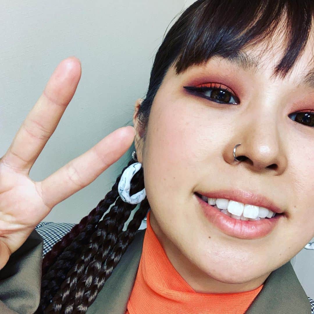 AIのインスタグラム：「まもなく出番でーっす！！みんな見てねー！！！#とくダネ  歌いまっす🔥🔥🔥すてきな1日をーーー！！！」
