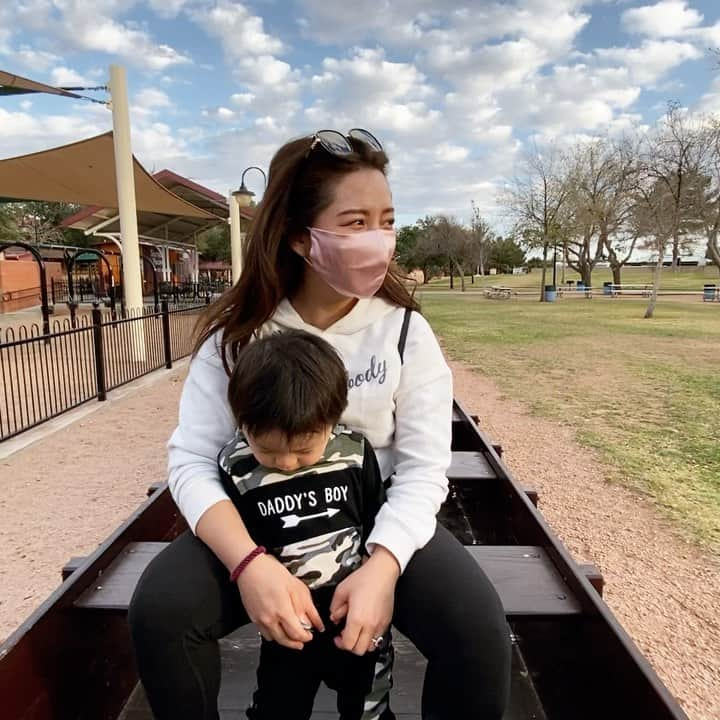 深津瑠美のインスタグラム：「🛤💚 #park #boysmom #daddysboy #公園 #アリゾナ #育児」