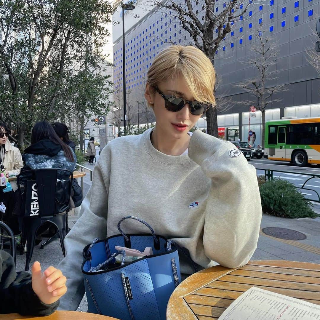 &mのインスタグラム：「ぐっどもーにんぐ。外が気持ちいい季節になってきた😎 花粉なければさいこう🕊」