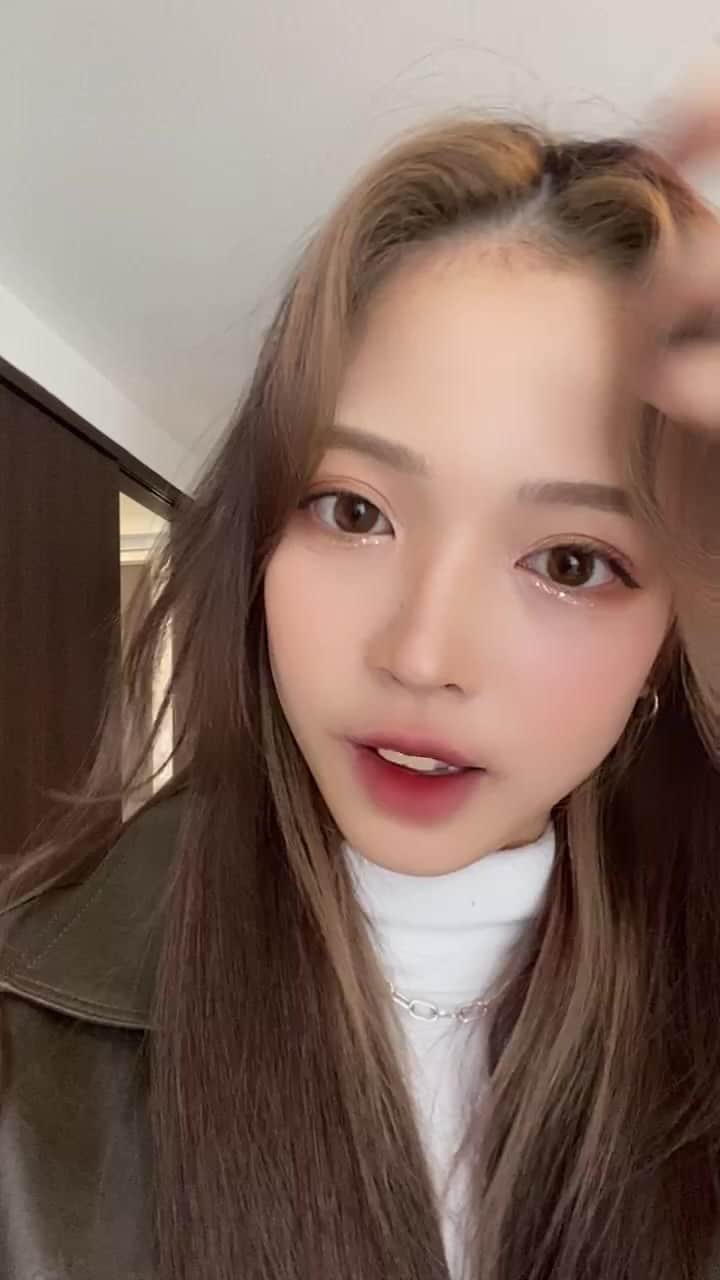 仲本莉絵瑠のインスタグラム：「ご飯食べてる時とか、何かしてる時一緒にできてる気分になるかはわからないけどみて🤣」
