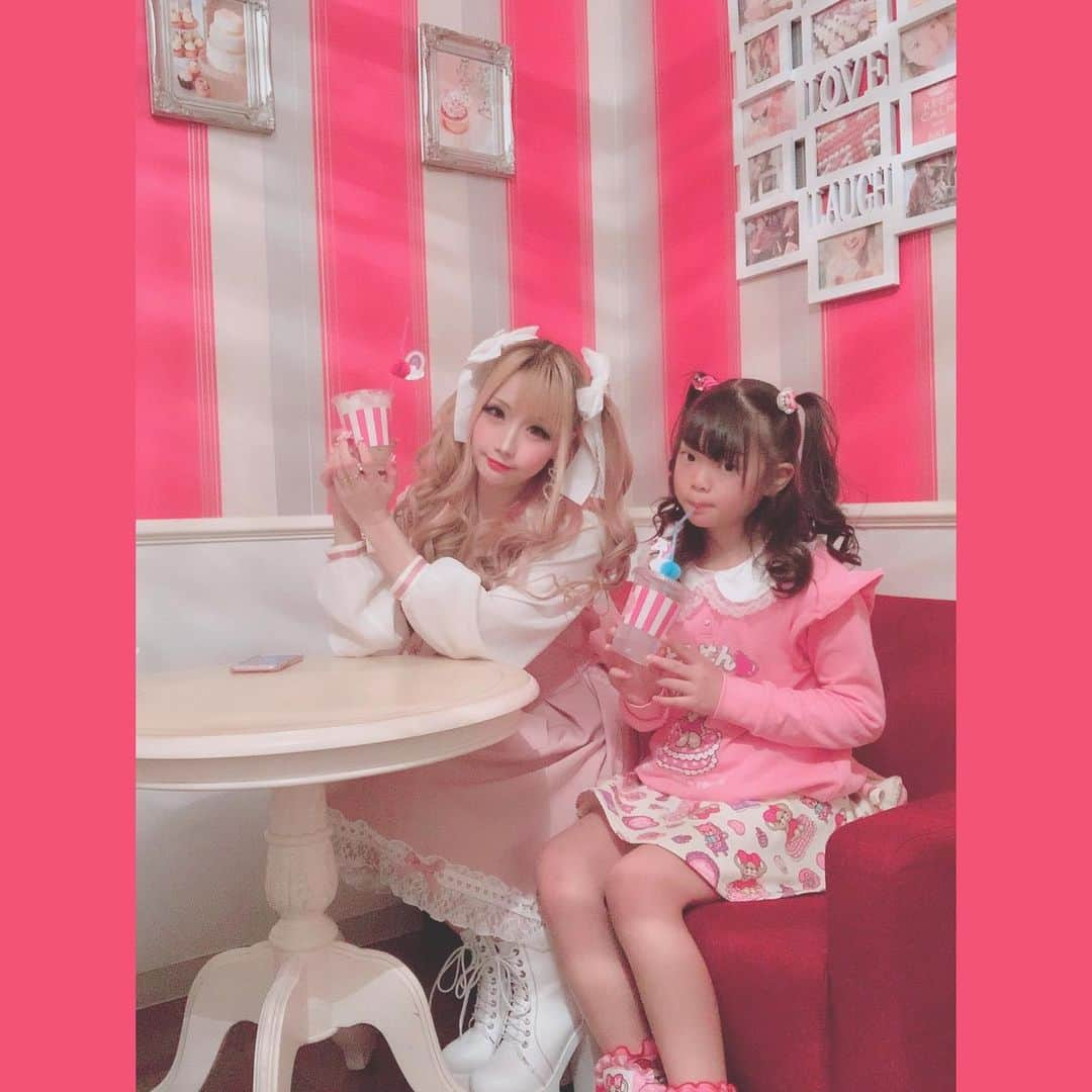 ちいめろさんのインスタグラム写真 - (ちいめろInstagram)「ロンドンカップケーキ🧁❤② カップケーキおいちかったあ💕 また食べたいなぁᐡ. ̫ .ᐡ💓  #ちいめろ #まひめろ #名古屋 #カップケーキ #YouTube #YouTuber #時差がひどいグラム #時差グラム #インスタ映え #可愛い」3月16日 10時56分 - chiimelo74