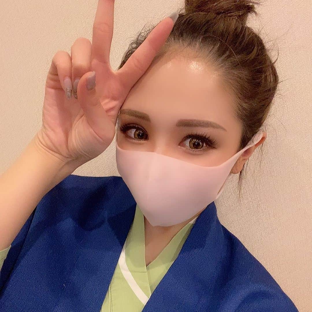 藤咲ひなたのインスタグラム：「おはもに♪  とってもねむたい。頭も体も意外と疲れてることに気付きました。笑笑 考える事と行動する事多すぎてキャパオーバーすぎ😭  でもポジティブに何事も取り組もう❤️  let's enjoy✨✨✨✨  P&J 札幌市中央区南４条西３丁目 N-プレイスビル 5F 011-518-1444 💋藤咲ひなた💋  #美脚　#美脚トレーニング　#美脚美尻　#高身長女子　#トレーニング女子　#ノンアルコール　#ミナミ　#国分町　#ピーアンドジェー　#lfl #モデル　#飲み屋　#ススキノ　#かわいい　#ドレス　#いいね　#錦　#中洲　#すすきの　#札幌　#ホステス　#キャバクラ　#キャバ嬢　#起業したい　#バルセロナグループ　#バルセロナ　#ニュークラ　#ニュークラブ」