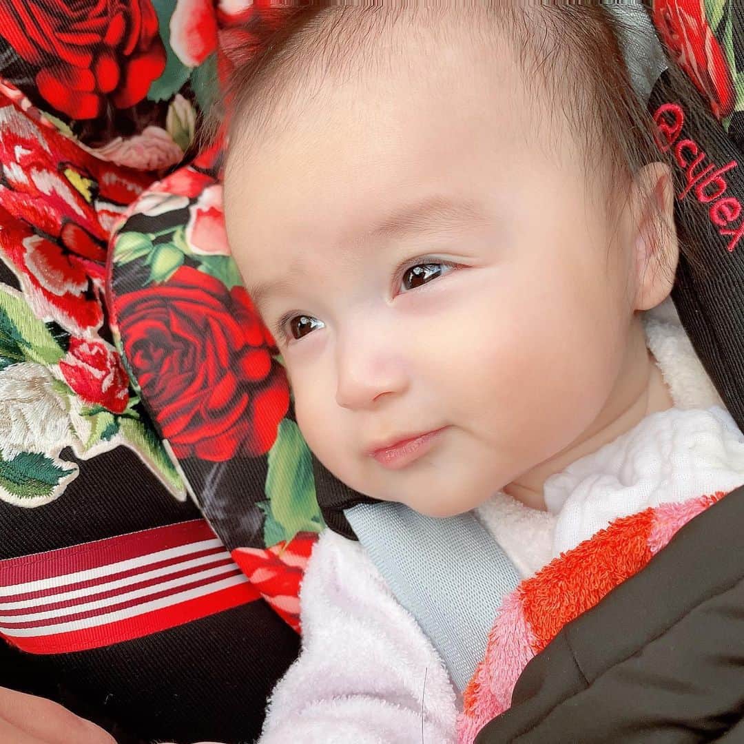 アレクサンダーのインスタグラム：「うっとり❤️❤️❤️ 可愛い😍 #赤ちゃん #bebe #baby」