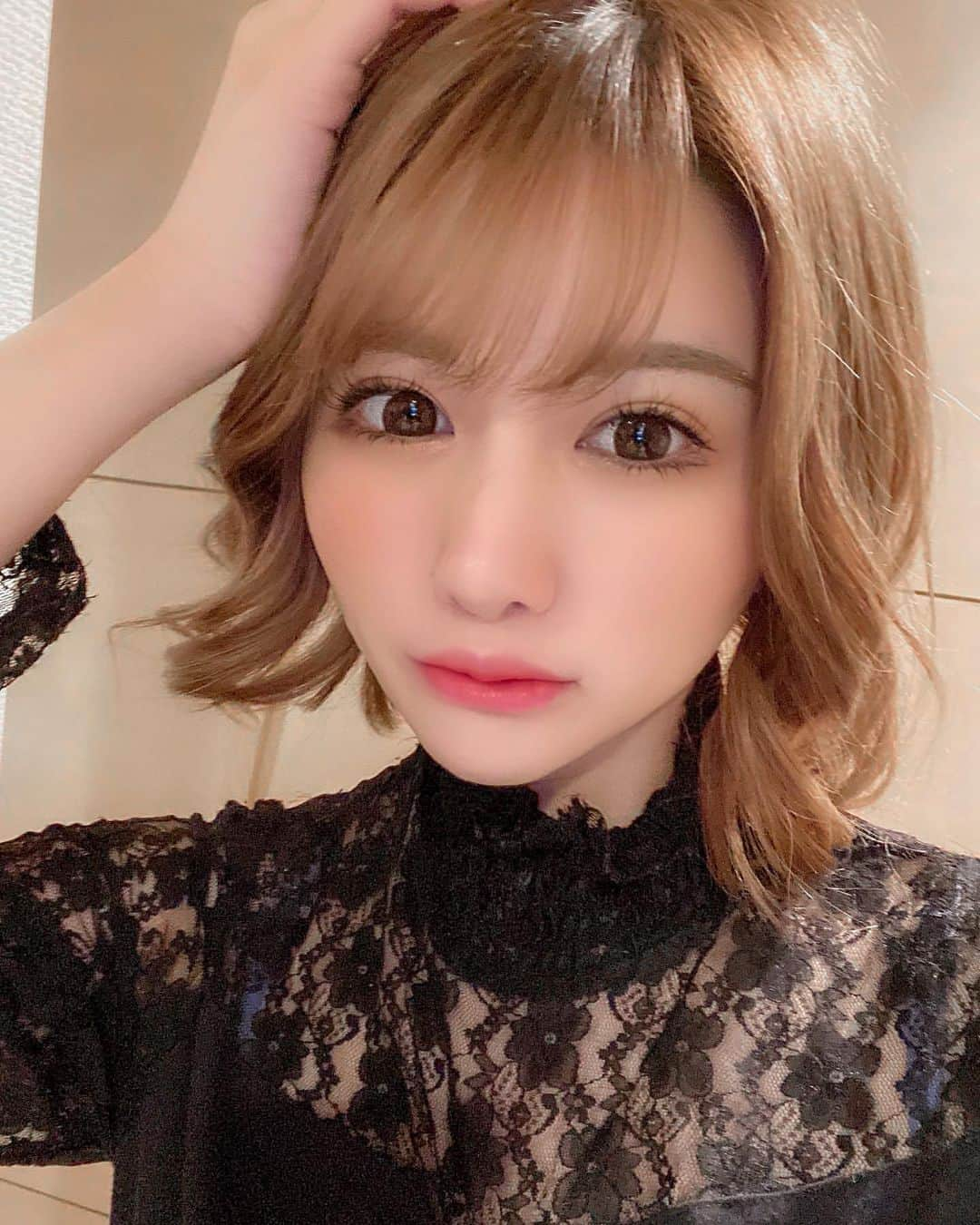 美女美容事情さんのインスタグラム写真 - (美女美容事情Instagram)「《ショートヘアの美人キャバ嬢❤️✨》 *⁠⠀⁠⠀⁠⠀⁠⠀ リポストを使って、素敵な写真📷✨を投稿されてる方を紹介させて頂く⠀⠀⠀⁠⠀⁠⠀⁠⠀⁠⠀ 【💄美女美容事情💅】のコーナーです✨⁠⠀⁠⠀⁠⠀⁠⠀ *⠀⠀⠀⠀⠀⠀⁠⠀⁠⠀⁠⠀⁠⠀ いいねやコメント、フォローして応援してね❤︎🥰🎶⁣⁠⠀⁠⠀⁠⠀⁠⠀ *⠀⠀⠀⠀⠀⠀⁠⠀⁠⠀⁠⠀⁠⠀ 今回ご紹介させて頂きますのは❤︎⁠⠀⁠⠀⁠⠀⁠⠀ 一夏さん< @ichika_66 >の素敵なお写真📸⁠⠀⁠⠀⁠⠀⁠⠀ *⁠⠀⁠⠀⁠⠀⁠⠀ 大人っぽくて可愛い美人キャバ嬢の一夏さん🥀👱🏻‍♀️ 明るめなショートヘアがとても似合っていて素敵です🥰✨ *⠀⁠⠀⁠⠀⁠⠀⁠⠀ 一夏さんのアカウントには他にも素晴らしい投稿が沢山ありますので是非覗いてみてくださいね💁‍♀️💙⁠⠀⁠⠀⁠⠀⁠⠀ *⠀⁠⠀⁠⠀⁠⠀⁠⠀ 一夏さん< @ichika_66 > ⁠⠀⁠⠀⁠⠀⁠⠀ 素敵な投稿ありがとうございました☺️📸✨⠀⠀⠀⁠⠀⁠⠀⁠⠀ △▼△▼△▼△▼△▼△▼△▼△▼△▼ ⁠⠀⁠⠀⁠⠀ ❤🧡💛「美女美容事情」💚💙💜⠀⠀⠀⠀⠀⠀⠀⠀⠀⠀⠀⠀⠀⠀⁠⠀⁠⠀⁠⠀⁠⠀⁠⠀ 👇掲載ご希望の方は👇⠀⠀⠀⠀⠀⠀⠀⠀⠀⠀⠀⠀⠀⠀⠀⁠⠀⁠⠀⁠⠀⁠⠀⁠⠀ @b_b_j.jタグ付けと🖤 # ビジョビ ⁠⠀ 🖤タグ付けお願いします✨⠀⠀⠀⠀⠀⠀⠀⠀⠀⠀⠀⠀⠀⠀⠀⁠⠀⁠⠀⁠⠀⁠⠀⁠⠀ △▼△▼△▼△▼△▼△▼△▼△▼△▼ ⁠⠀⁠ 美女 #美容 #かわいい #六本木 #港区 #港区女子  #ショート美人#ショートカット #ショートヘア  #キャバクラ #キャバ嬢 #venetokyo #ベネトーキョー #グルメ #グルメ女子 #グルメ好きな人と繋がりたい」3月16日 17時45分 - b_b_j.j