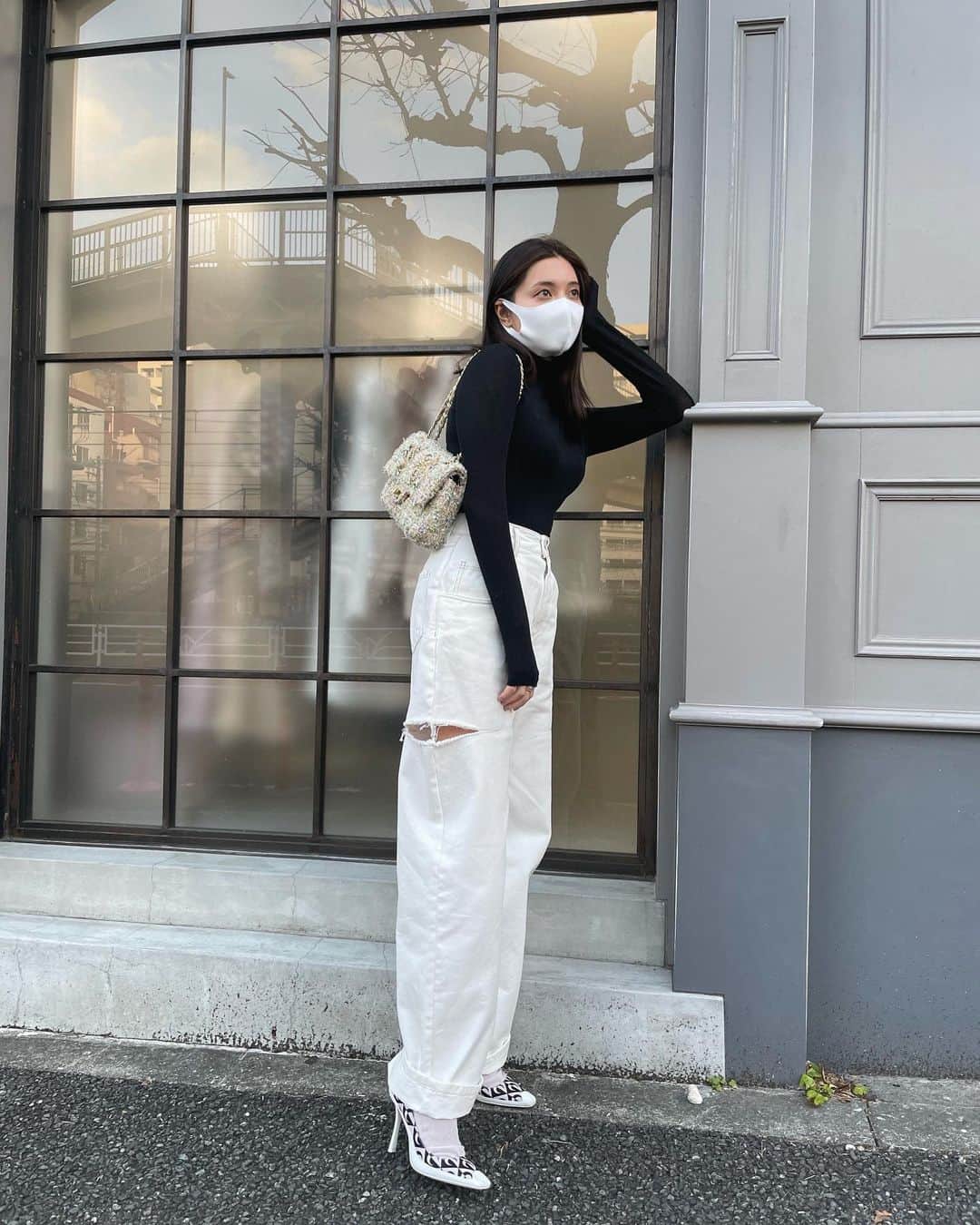 のインスタグラム：「🤍🖤🤍🖤 #ericloset」