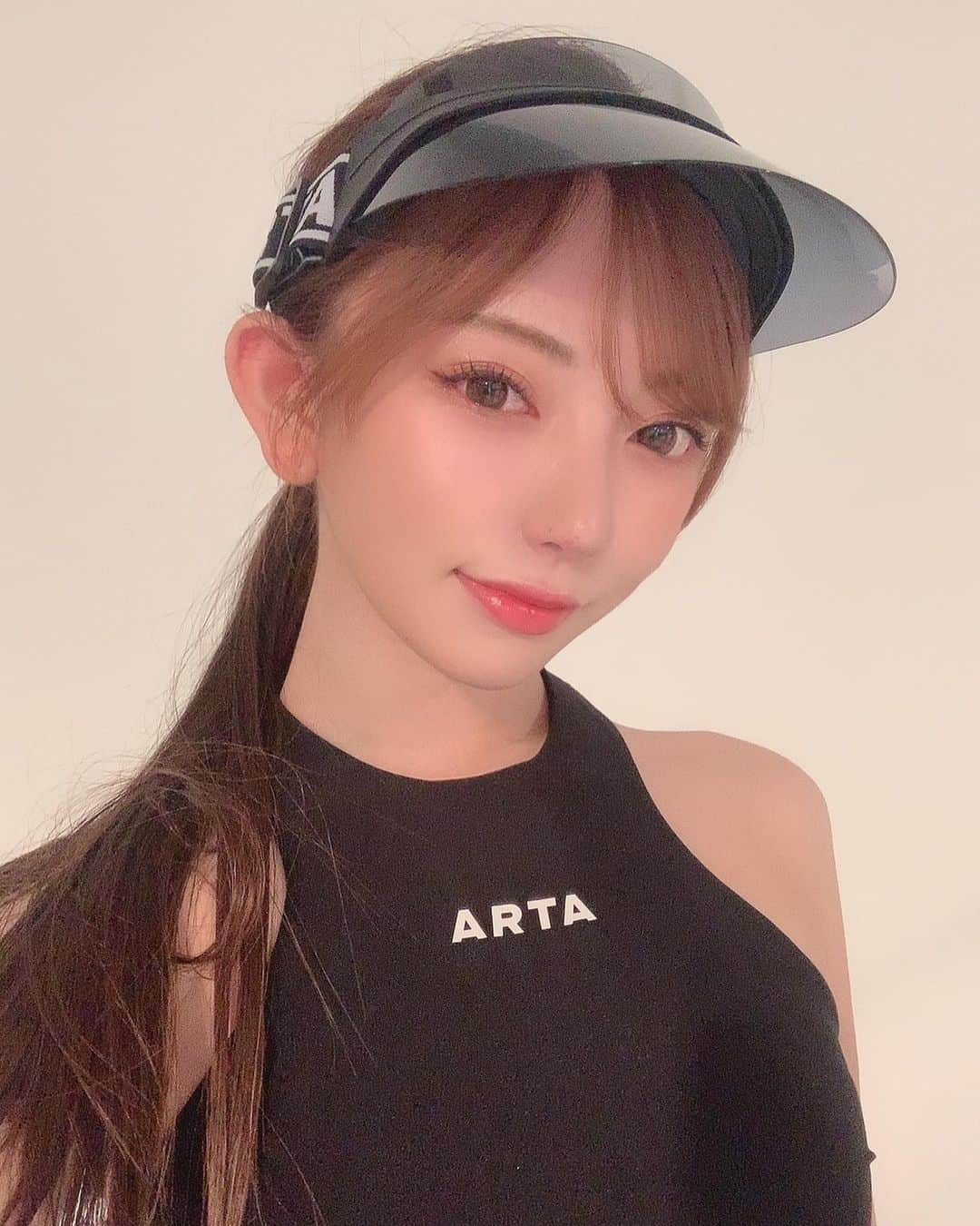 神尾美月のインスタグラム：「今季もSUPER GT 500/300クラスに参戦しているARTAの「ARTA GALS」として活動させていただきます。ㅤㅤㅤㅤㅤㅤㅤㅤㅤㅤㅤㅤㅤ  ㅤㅤㅤㅤㅤㅤㅤㅤㅤㅤㅤㅤㅤ ARTAGALSとして2年目。レースクイーン6年目とこんなに長い期間このお仕事を出来ているのは本当に皆のお陰です。この6年に感謝しながら今年も最後まで頑張ります😌今年も沢山の応援をよろしくお願いします！  ㅤㅤㅤㅤㅤㅤㅤㅤㅤㅤㅤㅤㅤ 神尾美月  ㅤㅤㅤㅤㅤㅤㅤㅤㅤㅤㅤㅤㅤ  ㅤㅤㅤㅤㅤㅤㅤㅤㅤㅤㅤㅤㅤㅤㅤㅤㅤㅤㅤㅤㅤㅤㅤㅤㅤㅤ #arta#artagals#autobacs#オートバックス#artaレースクイーン#レースクイーン#神尾美月」