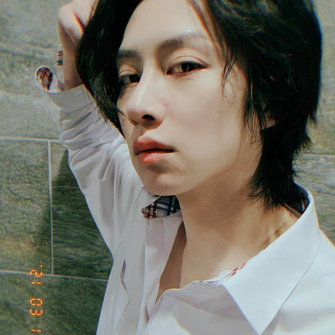 ヒチョルのインスタグラム：「House Party😷🏡🕺💃 #우리는슈퍼주니어에요」