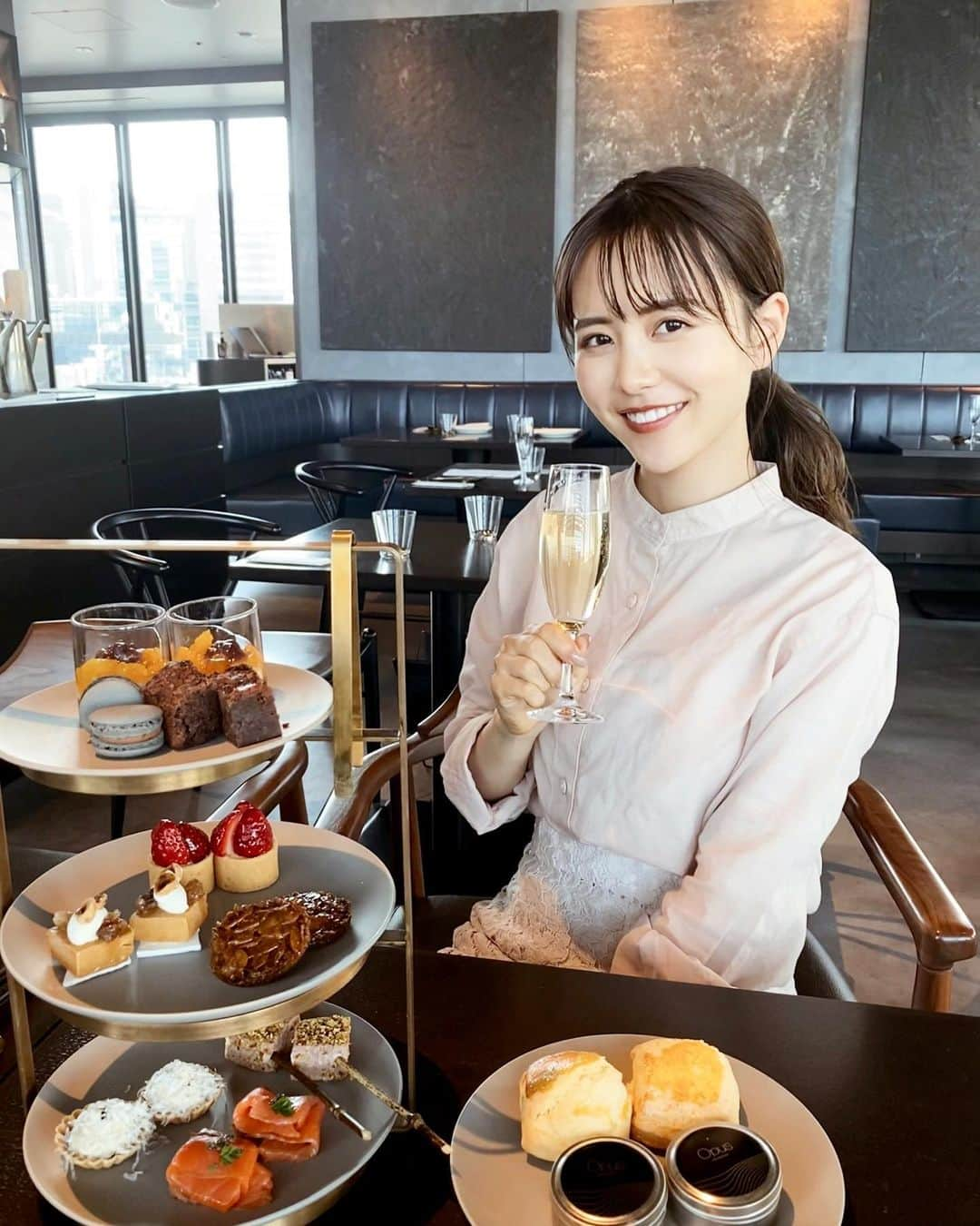 NittaSachikaさんのインスタグラム写真 - (NittaSachikaInstagram)「afternoon tea🫖🍃  サクサクほわほわなスコーンも、玉葱とペコリーノチーズのやつも全部おいしかったぁ〜🤤  ペコリーノって響きかわいい🐏🐑  lip @hince_official M015 ADDRESS  #afternoontea #opus #ginza」3月16日 20時02分 - chacch1