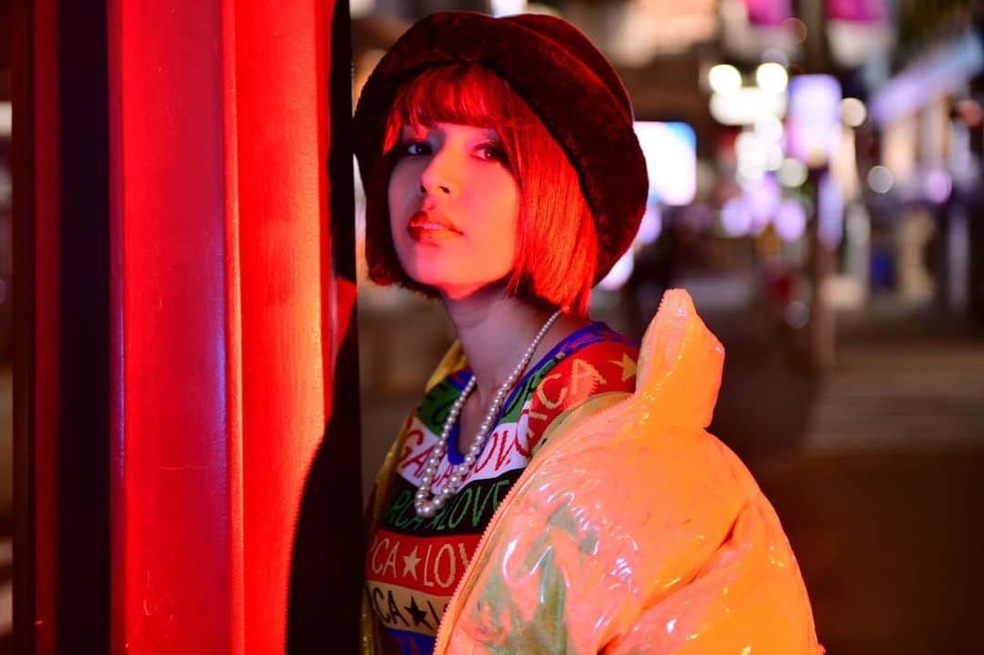 のインスタグラム：「#mushream  #photography #music #artist  #japanese  #shorthair #japanesegirl #makeup #CD #colorful #ジャケ写   定期プロフィール🥀  #くびれ 55cm #おしり 1m #砂時計くびれ #脚  #レースクイーン #グラビアアイドル #talent #mixgirl  #骨格ストレート #トレーニング女子 元 #美容部員 #茶髪ショート #日焼け肌 #ショートカット」