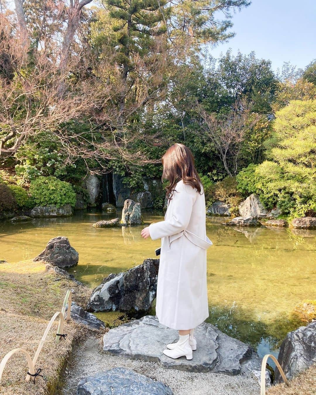 音無のぞみさんのインスタグラム写真 - (音無のぞみInstagram)「梅の花ほとんど散ってた🥲 . . . . . . . .  #京都 #城南宮 #城南宮の梅 #京都カフェ #京都観光 #梅の花 #椿 #春コーデ #白コーデ #ホワイトコーデ #春 #l4l  #kyoto #쿄토 #일상 데일리 #데이트 #버노스타그램 #我 #攝影日常 #穿搭 #每日穿搭 #日常穿搭」3月16日 20時11分 - nzm02grm