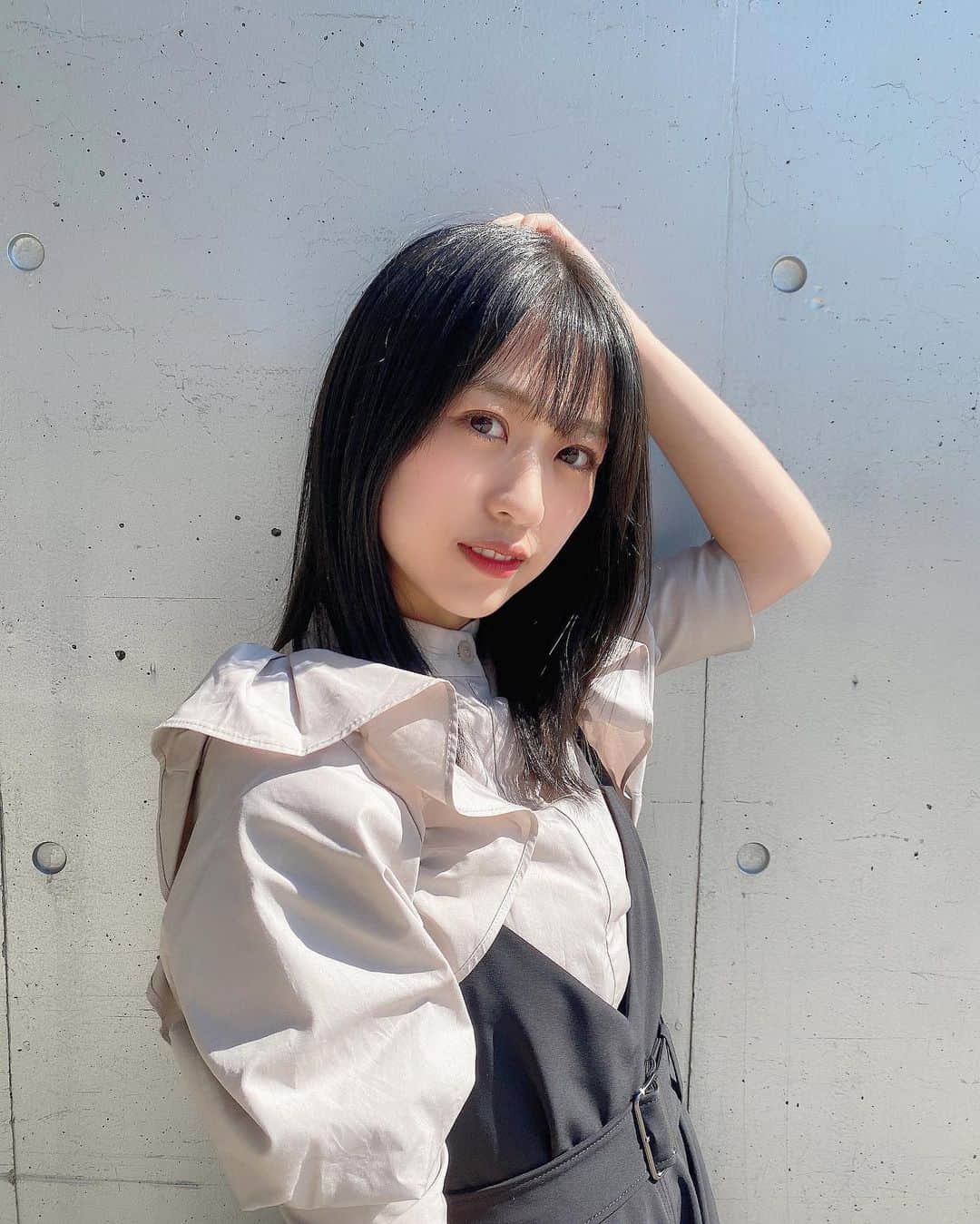 のインスタグラム：「. もう春の陽気ですね🌼 例年より花粉が舞ってるのは辛いですが 暖かくなるの嬉しい☺︎  春服が一番好きだからわくわくです♡  #春 #春コーデ」