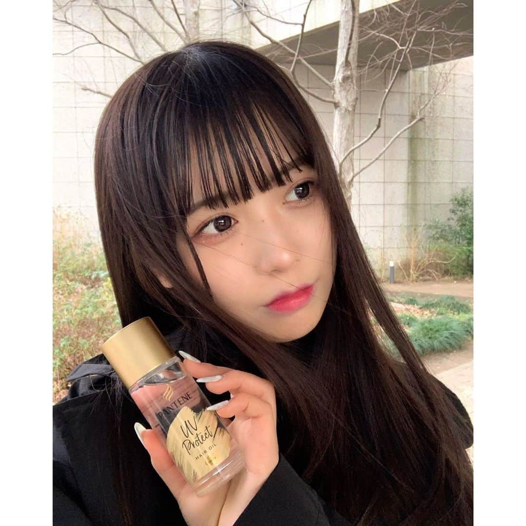 Kirariさんのインスタグラム写真 - (KirariInstagram)「ㅤㅤㅤㅤㅤㅤㅤㅤㅤㅤㅤ   ㅤㅤㅤㅤㅤㅤㅤㅤㅤㅤㅤ   紫外線が気になる時期になってきたので、髪のUVケアを パンテーンの #髪の日焼け止めオイル でしています🌤  UVブロック効果は高いのにサラッと軽いテクスチャーで 髪がしっかりまとまって艶がでるのと、 柚子とジャスミンの香りがお気に入りです🍋  今まで髪のUVケアはあまり気にしたことなかったけど お肌と同じようにUVケアをすることでツヤ髪が続くと思うので 今後も髪のUVケアは続けていきたいです＾＾  そして、家の中でも日焼けはしてしまうので、 家にいる日もUVケアをします！  #髪の日焼け止めオイル #髪のUV新習慣 #パンテーン #日焼け止め #ヘアオイル #PR @pantene_jp_official」3月16日 21時31分 - kirari_1016_