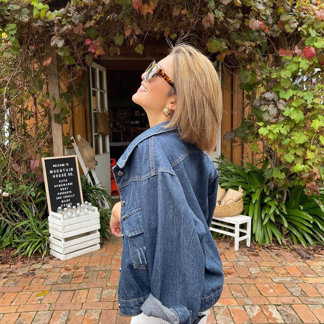 のインスタグラム：「Your happiness is always surround you 🍀  #australia #goldcoast #selflove #health #fasion #coordinate #ゴールドコースト #オーストラリア #海外生活 #もうすぐ冬ですねぇ」