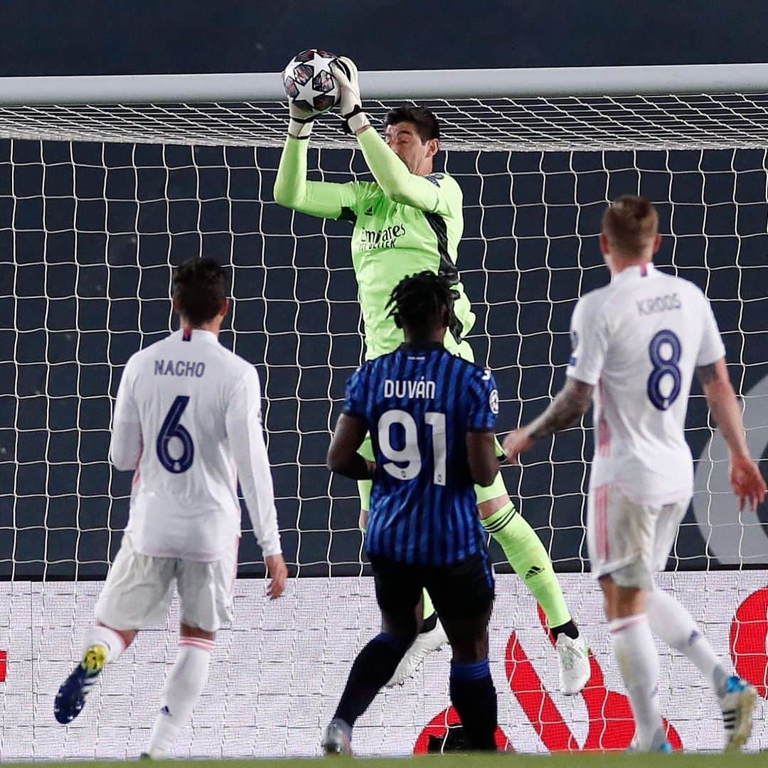 ティボ・クルトゥワのインスタグラム：「Hemos dado una gran imagen para obtener la mejor recompensa. Estamos en cuartos! #Champions #HalaMadrid」