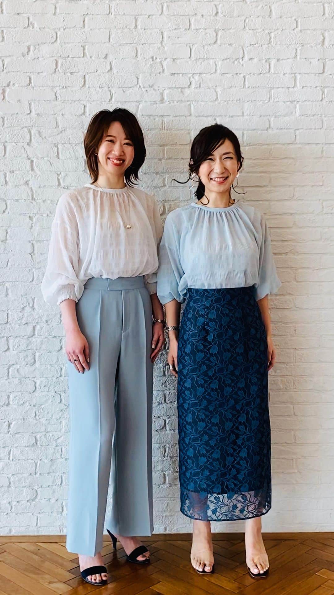 cdec_official Aesthetic Senseのインスタグラム：「. ショップスタッフがお届けする 春の最旬ふんわりブラウス！！ . 左　 sakiさん 162cm  右　fukuさん 156 cm . ◆sakiさん　　着用アイテム . 【 ふんわりブラウス】‪‪187-82300‬ ‪¥17,050（税込）‬ size : 34.36.38.40号 color:ホワイト、ブラック、グリーン .  【ワイドパンツ】‪‪187-62300‬ ‪¥19,800（税込）‬ size : 34.36.38.40号  color:ブラック 、グリーン、ベージュ . ◆fukuさん　着用アイテム   . .【 ふんわりブラウス】‪‪187-82300‬ ‪¥17,050（税込）‬ size : 34.36.38.40号 color:ホワイト、ブラック、グリーン .  【レースロングスカート】‪‪187-72305‬ ‪¥18,700（税込）‬ size : 36.38.40号 color:ブルー 、ベージュ、ピンク  . . .オンラインストアはこちら ↓ https://store.world.co.jp/s/brand/coup-de-chance/  . . #COUPDECHANCE #クードシャンス #ショップスタッフ #ドレッサー #ファッション #おしゃれ #コーデ #スタイリング #コーディネート #接客 #バーチャル #おしゃれコーデ  #春コーデ #春スタイル #ブラウス #ブラウスコーデ #トレンド #おそろコーデ #着まわし #着まわしコーデ」