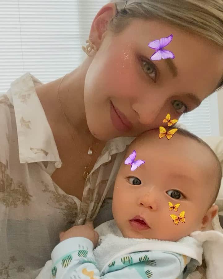 ERIKAのインスタグラム：「🦋🦋🦋」
