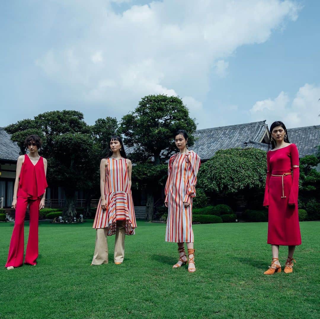 アディアムのインスタグラム：「#ADEAM Spring Summer 2021 Collection has arrived. Featuring relaxed pieces with sleek shapes. Discover the new collection at ADEAM.com.」