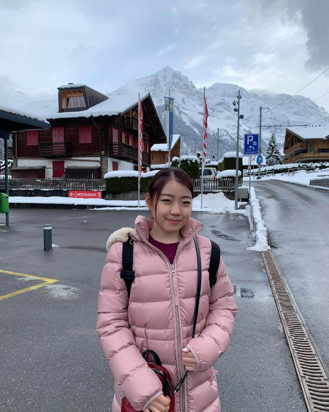 紀平梨花さんのインスタグラム写真 - (紀平梨花Instagram)「☃️☃️❄️❄️ #champery」3月17日 2時05分 - rikaskate0721