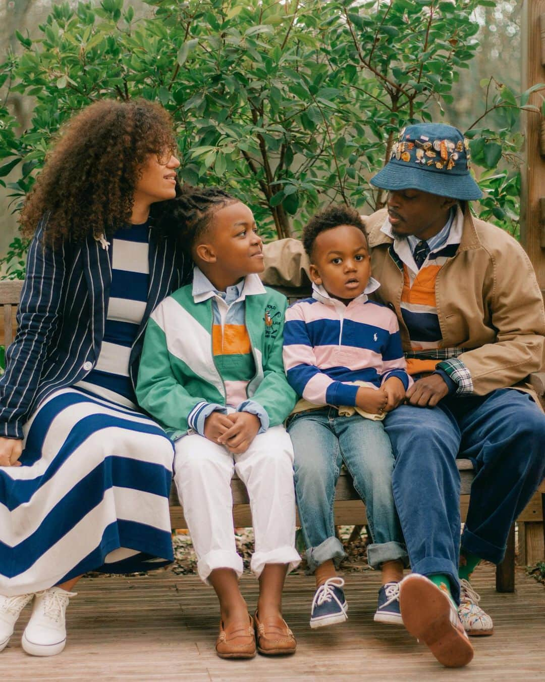 Polo Ralph Laurenさんのインスタグラム写真 - (Polo Ralph LaurenInstagram)「Blending athleisure wear and sophistication, @KevisManzi and his family are styled in #PoloRalphLauren wide stripe icons in our latest collection.  Our Striped Sleeveless Dress and our iconic Striped Cotton Jersey Rugby Shirt feature timeless details and colors with enduring fabrication.  Discover #PoloRLStyle for the whole family via the link in bio.  #FamilyIsWhoYouLove」3月17日 3時00分 - poloralphlauren