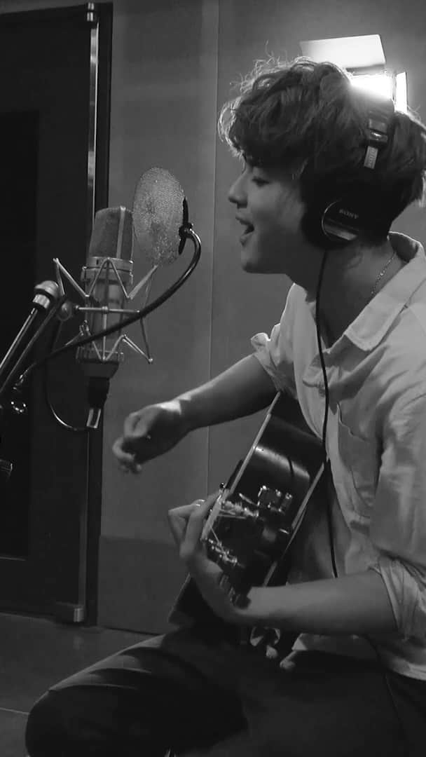 Seven Billion Dotsのインスタグラム：「✨Movie公開！！✨ Seven Billion Dots  『Maybe I』 Acoustic ver.公開！！  ぜひ観てねー！！  #HOPE #セブド」