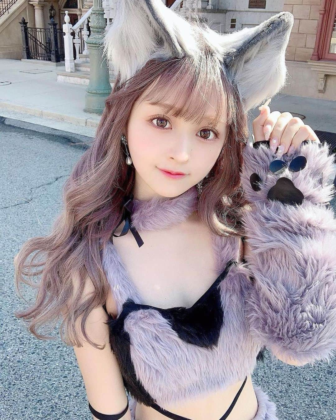 美女美容事情さんのインスタグラム写真 - (美女美容事情Instagram)「《猫になりました❤️》⁠⠀ *⁠⠀ リポストを使って、素敵な写真📷✨を投稿されてる方を紹介させて頂く⠀⠀⠀⁠⠀ 【💄美女美容事情💅】のコーナーです✨⁠⠀ *⠀⠀⠀⠀⠀⠀⁠⠀ いいねやコメント、😘して応援してね❤︎🥰🎶⁣⁠⠀ ⁠⠀ The corner to introduce a beautiful women.⁠⠀ Like👍and please give a lot of comments.⁠⠀ Is there a beautiful woman you like?⁠⠀ ⁠⠀ feel free to Follow me!⁠⠀ *⠀⠀⠀⠀⠀⠀⁠⠀ 今回ご紹介させて頂きますのは❤︎⁠⠀ ʏᴜɪさん<@bunny_314_>の素敵なお写真📸⁠⠀ *⁠⠀ ⁠猫ちゃん可愛いです✨❤️⠀ 萌きゅんですね😍⠀ *⠀⁠⠀ ʏᴜɪさんのアカウントには他にも素晴らしい投稿が沢山ありますので是非覗いてみてくださいね💁‍♀️💙⁠⠀ *⠀⁠⠀ ʏᴜɪさん<@bunny_314_>⁠⠀ ⁠⠀ 素敵な投稿ありがとうございました☺️📸✨⠀⠀⠀⠀⠀⠀⠀⁠⠀ △▼△▼△▼△▼△▼△▼△▼△▼△▼⠀⠀⠀⠀⠀⠀⠀⠀⠀⠀⠀⠀⠀⠀⠀⠀⠀⠀⠀⠀⠀⠀⠀⠀⠀⠀⠀⠀⠀⠀⁠⠀ ❤🧡💛「美女美容事情」💚💙💜⠀⠀⠀⠀⠀⠀⠀⠀⠀⠀⠀⠀⠀⠀⁠⠀ 👇掲載ご希望の方は👇⠀⠀⠀⠀⠀⠀⠀⠀⠀⠀⠀⠀⠀⠀⠀⁠⠀ @b_b_j.jタグ付けと🖤 # ビジョビ⠀🖤タグ付けお願いします✨⁠⠀ △▼△▼△▼△▼△▼△▼△▼△▼△▼⠀⁠⠀ #美女#美容#可愛い系美女#可愛い系美人⠀ #猫#コスプレ#お洒落#ファッション⠀ #インスタ美女#インスタグラビア⠀⠀ #インスタ女子#インスタグラマー」3月17日 17時12分 - b_b_j.j