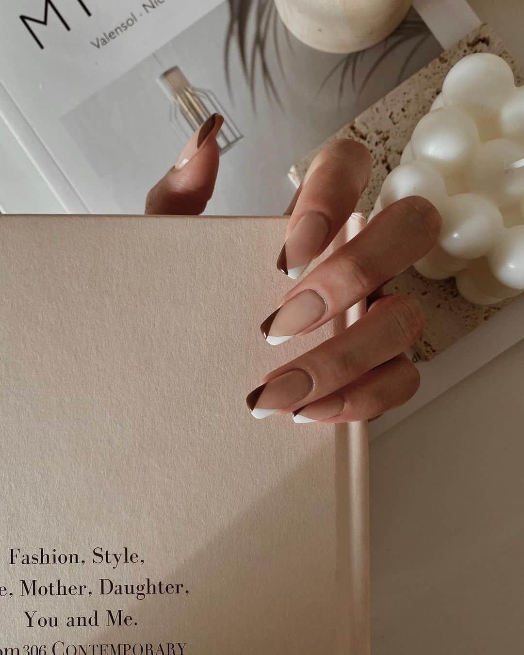 孫きょうのインスタグラム：「new nails @melil__  thank you🤎 @malilne   style book @mikiokada0225」