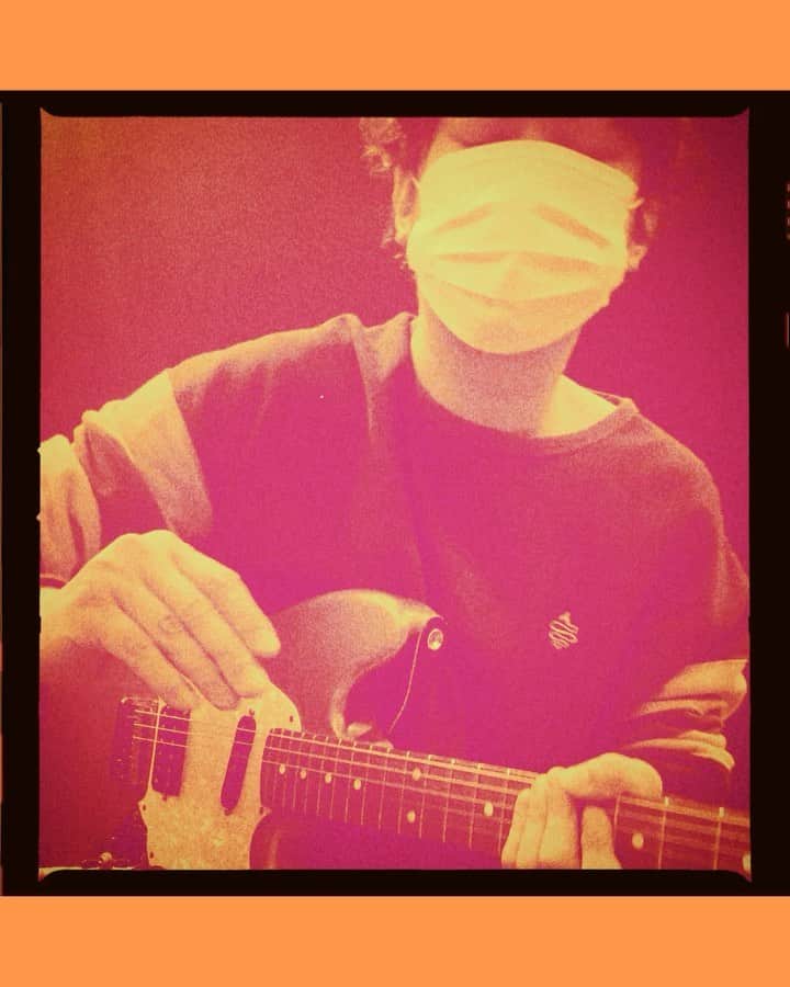 小野武正のインスタグラム：「#わしつなぎ #guitar」
