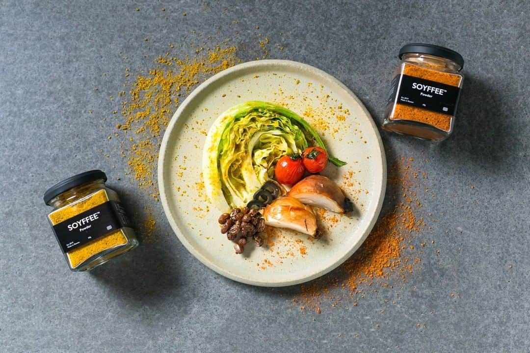 HONEYのインスタグラム：「「自然に寄り添った食事で心地よい毎日を。ORGANIC FOOD STORY」  未来をつくる毎日の食事は、身体や心を健やかにしてくれるだけでなく、地球にもやさしいもの選びたいですよね🌿 今気になるオーガニックフードの裏側にまで迫る連載企画。第3回は、@shonansoystudio を紹介します🌱  詳しくはHONEY公式サイトでチェックして。 @honey_magazine #honey_mag #organicfood #organic」