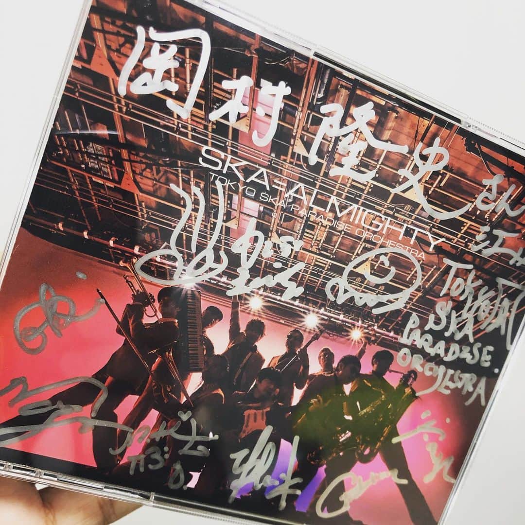 岡村隆史のインスタグラム：「スカパラさんから いただきました！ SKA=ALMIGHTY #スカパラ #スカオールマイティ」