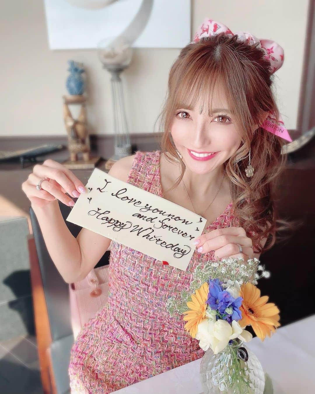 のインスタグラム：「♡ 🤍I love you now and forever🤍 ♡ #happywhiteday #afternoontea #date #whiteday🍫🍬🍪 🌸」