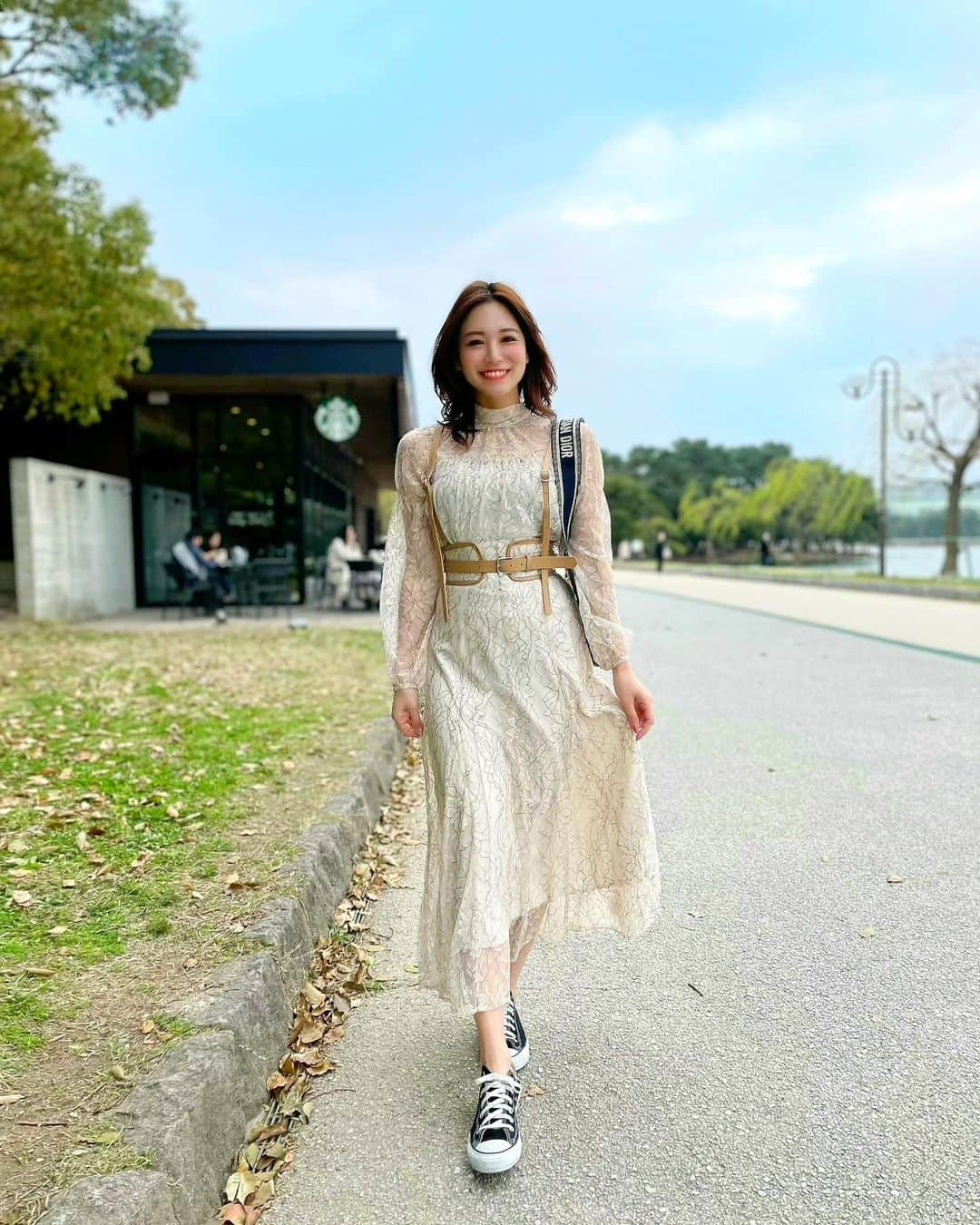 石井里奈さんのインスタグラム写真 - (石井里奈Instagram)「こんにちは🌞 . 今日は @rinaduce POPUPショップ初日です✌️朝から嬉しい応援やお祝いのDMありがとうございました❣️ . 店頭に立つのは初めてなのでドキドキ！ 自分が作ったお洋服を試着していただけて本当嬉しかったなぁ🧡 . 今日の写真は福岡コーデ✨ 大濠公園でお散歩🚶‍♀️❤️ 桜咲いてるかなぁ🌸と思って立ち寄りましたが、まだ早かったみたいです🥺 でもランニングの名門公園でお散歩できてよかったなぁ🧡スタバもおしゃれでした✨ . tops&skirt&belt... @mercuryduo_com  shoes... @converse_jp  bag... @dior  . 前回紹介して好評だったマーキュリーのレースセットアップ🧡今回は別売りのベルトを追加してカジュアル化✨ このベルト売り切れしてたりして人気の商品！いろんな洋服合わせやすいし、一気におしゃれになるのでおすすめです❤️ . また更新します❣️ . #mercuryduo #マーキュリーデュオ #大濠公園 #福岡 #fukuoka #お散歩 #ウォーキング #散歩 #コンバース #converse #スニーカーコーデ #スニーカー女子 #福岡観光 #スターバックス #starbucks #スタバ #レース #セットアップ #ベルト #春服コーデ #春コーデ #春服 #springfashion #きょコ #コーディネート #りなまるコーデ #コーデ #カジュアルコーデ #休日コーデ #dior」3月17日 12時12分 - ri7tin1025