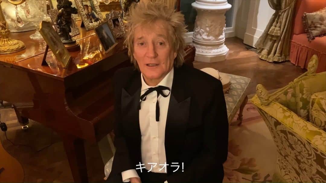 Candlewick Co., Ltd.のインスタグラム：「ニュージーランドのオークランドでは現在第 36 回アメリカズカップが開催されています。 13日には伝説的ロックスター、ロッド・スチュワートをゲストに迎え、オープニングイベント「Rock the Dock」のライブ配信を全世界に向けて行いました。 彼の大ヒット曲である「セイリング」が、残念ながら実際に試合を見ることが叶わなかった世界中の観客の心を一つにつなぎました。  弊社ではRock the Dockのプレス向けトレーラー動画用の日本語字幕を作成しています。バイリンガル社員の多い弊社では、日本人の目線と英語ネイティブの目線、両方から意見を出し合い翻訳を行っています。翻訳まで社内で完結させることができるのも、ローカライズを得意とする弊社ならではのサービスです。  The 36th America's Cup is currently being held in Auckland, New Zealand. The legendary rock star Rod Stewart was invited as a guest on March 13, and his opening event, "Rock the Dock," was broadcast live across the world. His hit song, "Sailing," helped unite the hearts of spectators from all over the world that sadly were not able to see the event in person.  We a Candlewick have created Japanese subtitles for the Rock the Dock press trailer video. With many bilingual employees, we are able to provide both Japanese and native English speakers' perspectives in our in-house translation process.  #newzealand #lovenewzealand #visitnewzealand #newzealandadventures #travel #trip #tourism #stayandwander #earthoutdoors #discoverearth #ツーリズム #ニュージーランド #オセアニア #海外旅行 #旅行 #世界の絶景 #秘境 #旅 #旅行業界 #ヨットレース #アメリカズカップ #americascup2021 #auckland #オークランド #candlwickpr #tokyopr」