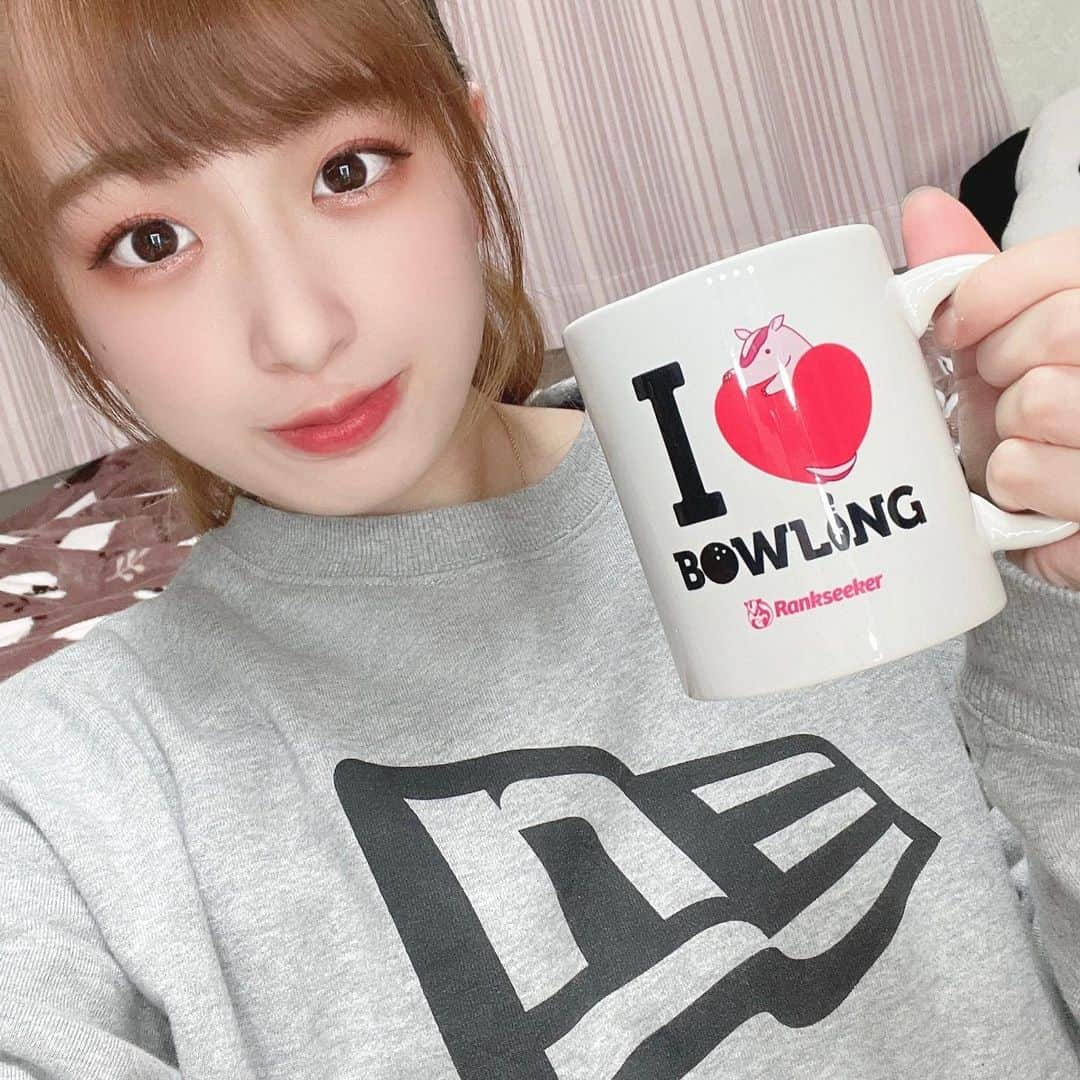 尾上萌楓さんのインスタグラム写真 - (尾上萌楓Instagram)「. . I LOVE BOWLING マグカップ！☕️ . . ハートに乗ってるアルマジロが可愛い♡ ランクシーカーさんのショップにて販売中です🎶 . . . #ランクシーカー #マグカップ #アルマジロ #ボウリング #わむバー #女子大生 #プロボウラー #pリーグ #pリーガー #尾上萌楓 #ニューエラ #love #bowling #mug #rankseeker #shop  #newera #jd #jpba #pleague」3月17日 14時21分 - moeka_94