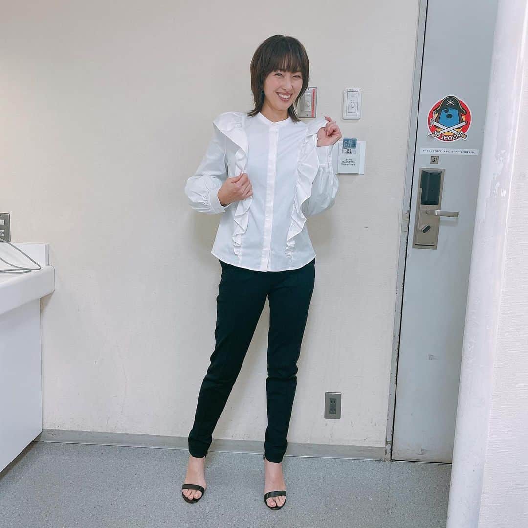 坂下千里子　スカート 坂下千里子さんのインスタグラム写真 - (坂下千里子Instagram)「めっちゃ笑ってる… . ブラウス.パンツ  @doublestandard_official . アクセサリー @lamie_lamie . #パンツお買い上げ#恐ろしく履きやすい  #スタイルアップ #なんちゃって」3月17日 14時49分 ...