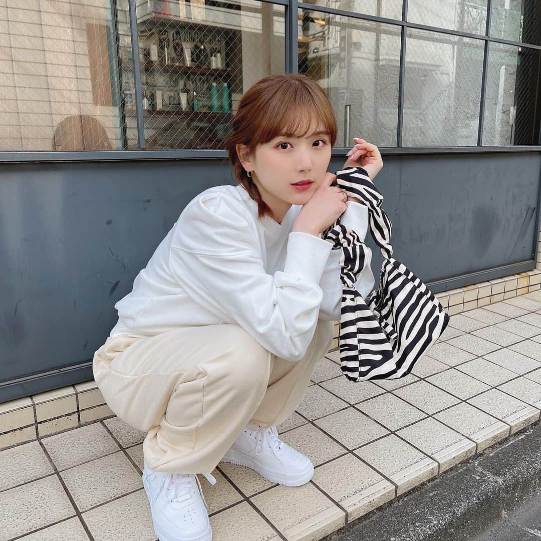 ひよんのインスタグラム：「👟🤸‍♀️🏃‍♀️ ㅤㅤㅤㅤㅤㅤㅤㅤㅤㅤㅤㅤㅤ 今年はスウェットパンツが流行る予感？🧡💚 ㅤㅤㅤㅤㅤㅤㅤㅤㅤㅤㅤㅤㅤ #ひよん #ひよん服」