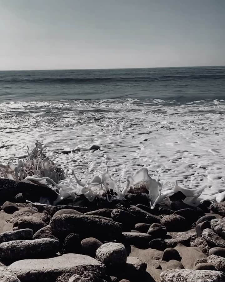 Meri Gulinのインスタグラム：「🌊 🌊」